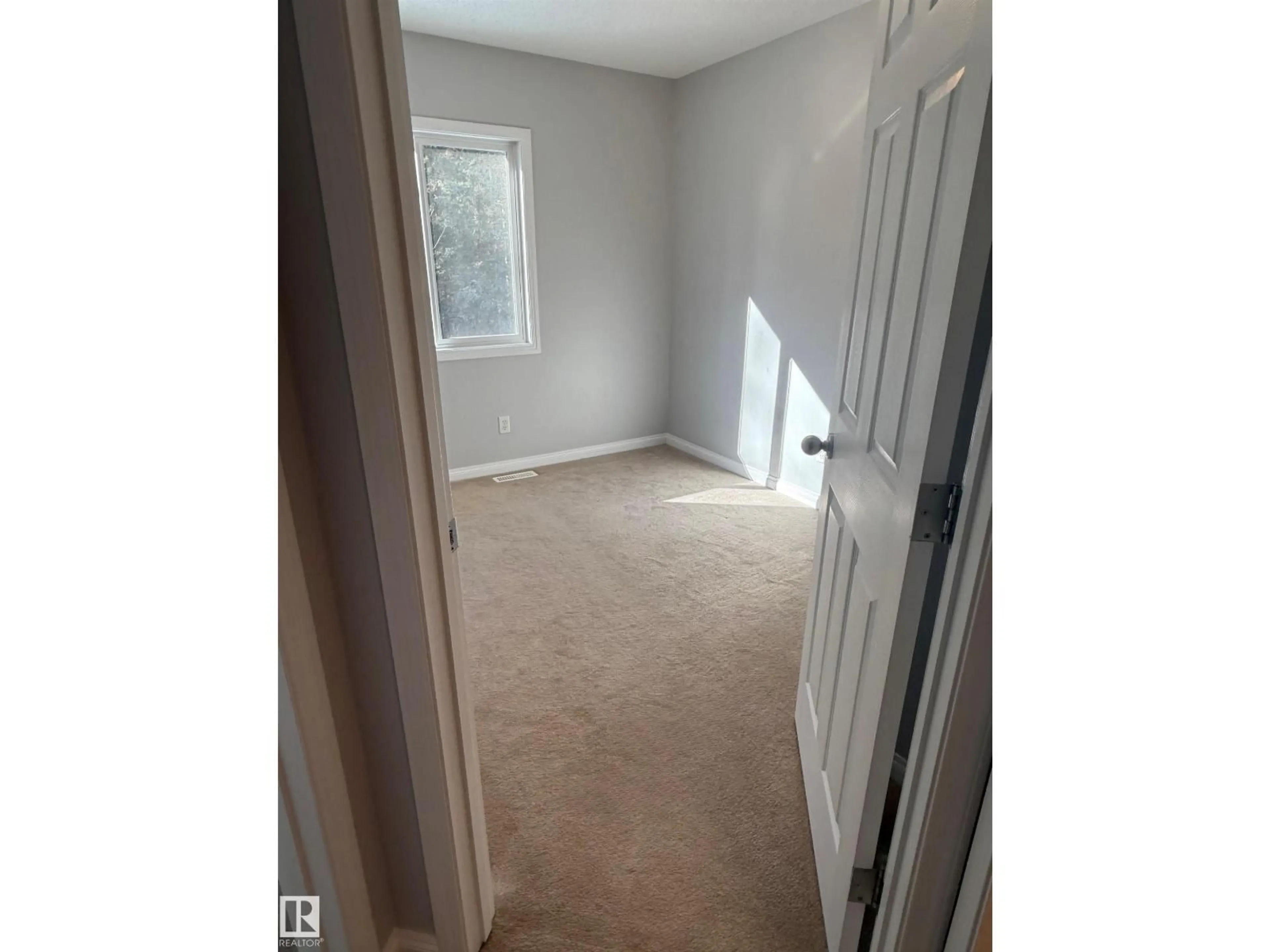 A pic of a room for 10 624 41 ST, Edson Alberta T7E1A2