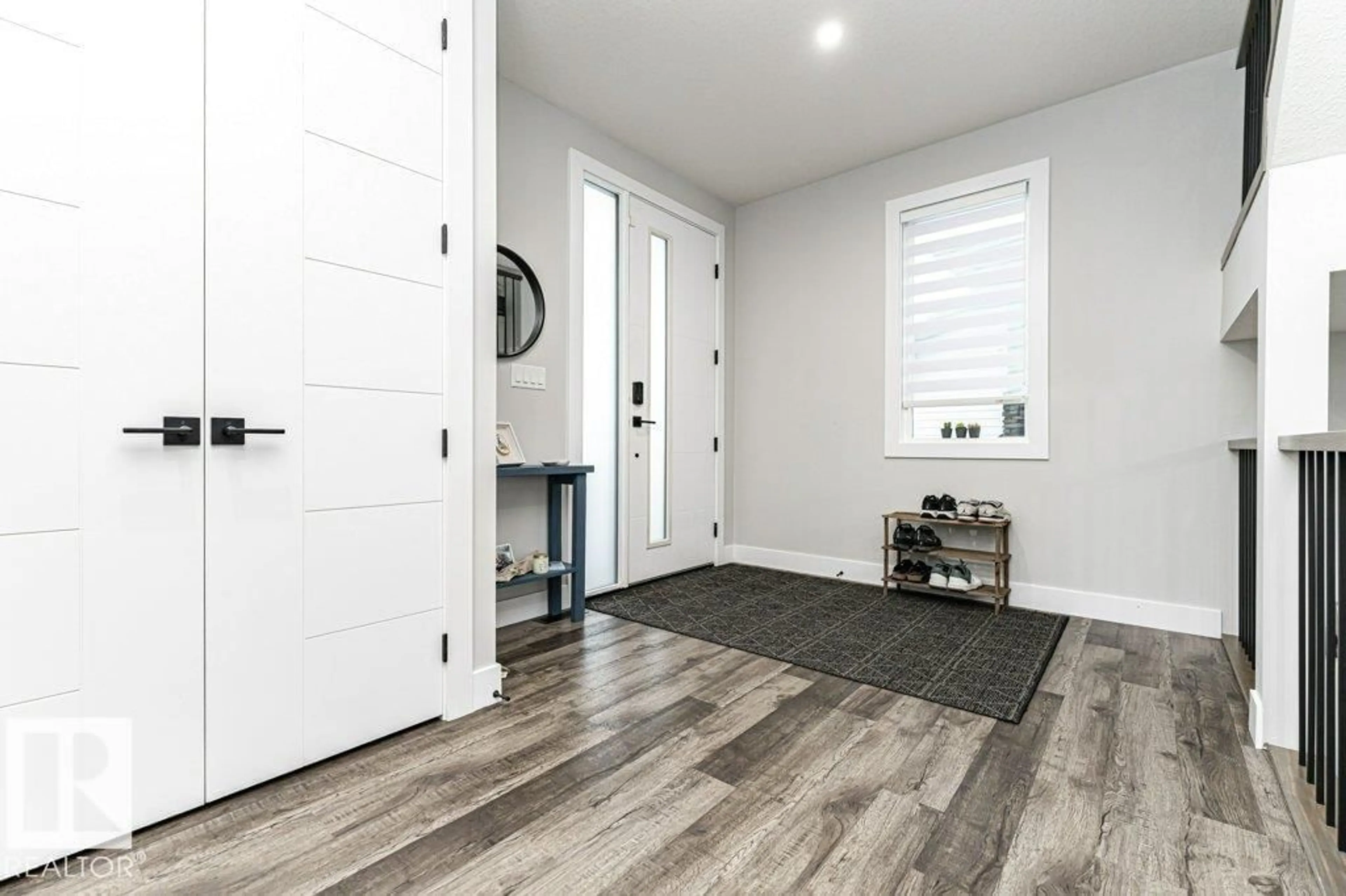 Indoor entryway for 14 WILSON CL, Fort Saskatchewan Alberta T8L0W7