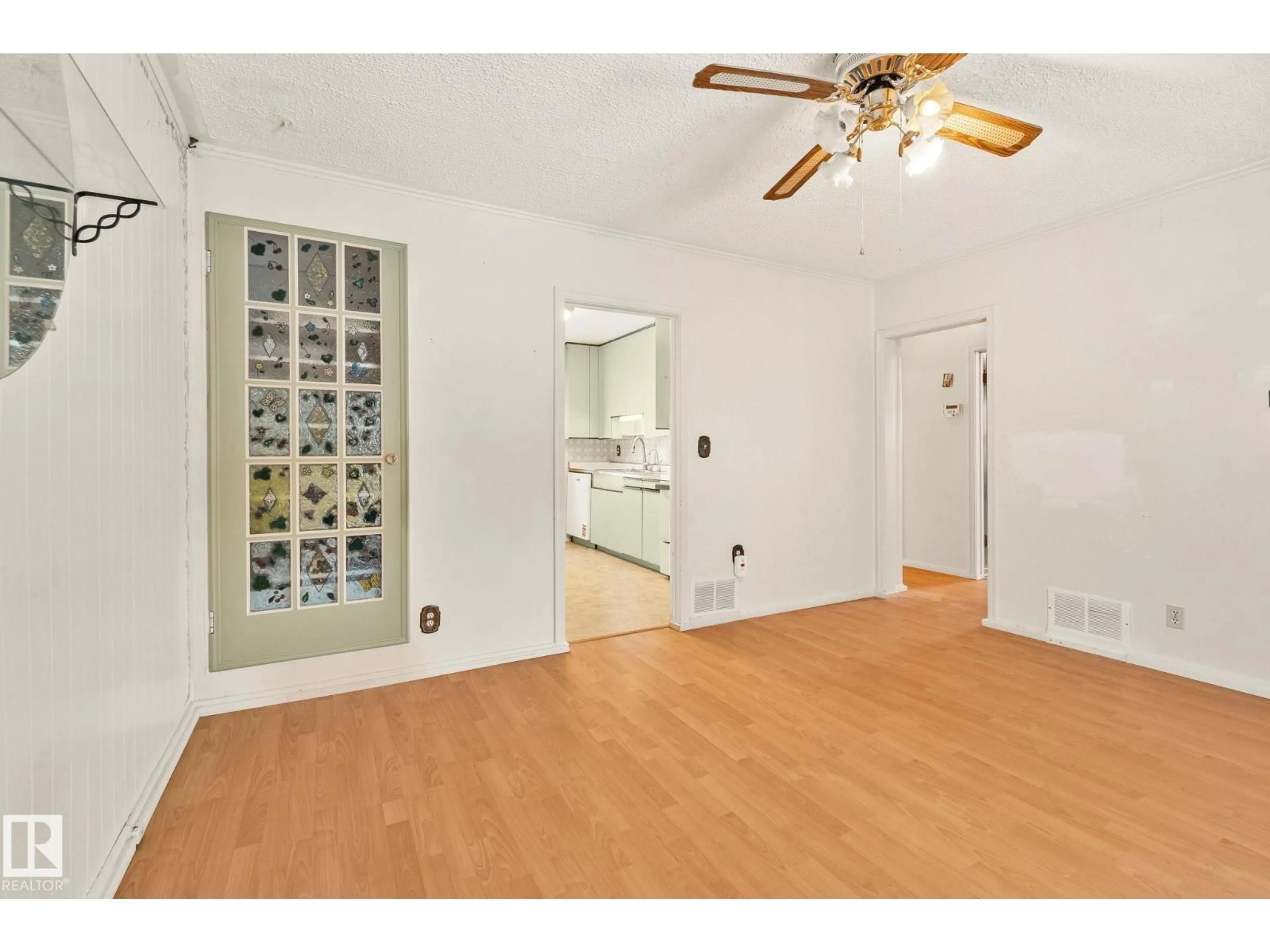 Unknown for 11819 59 ST, Edmonton Alberta T5W3X8