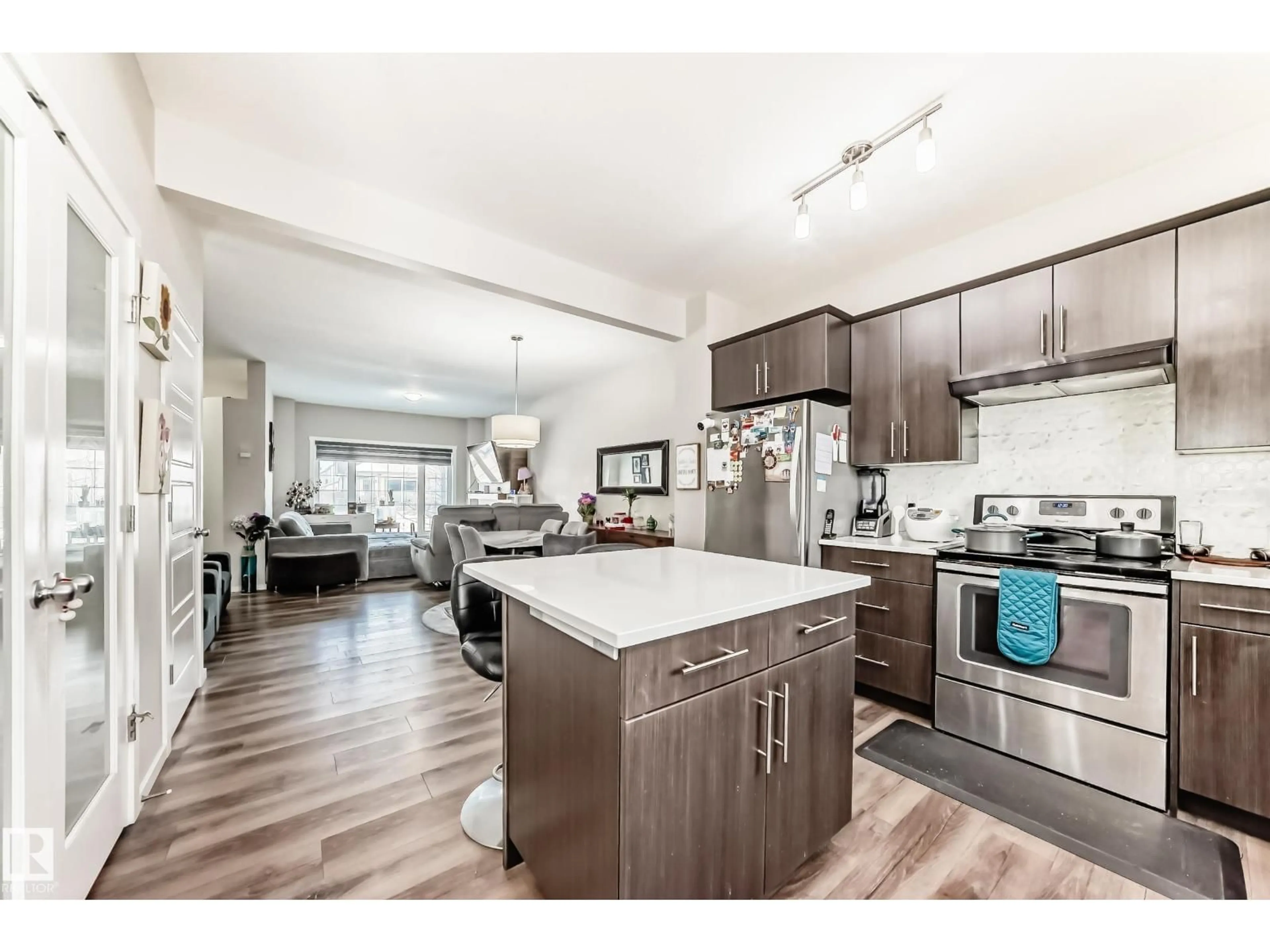 Open concept kitchen, unknown for 671 LEWIS GREEN DR, Edmonton Alberta T5T4V9