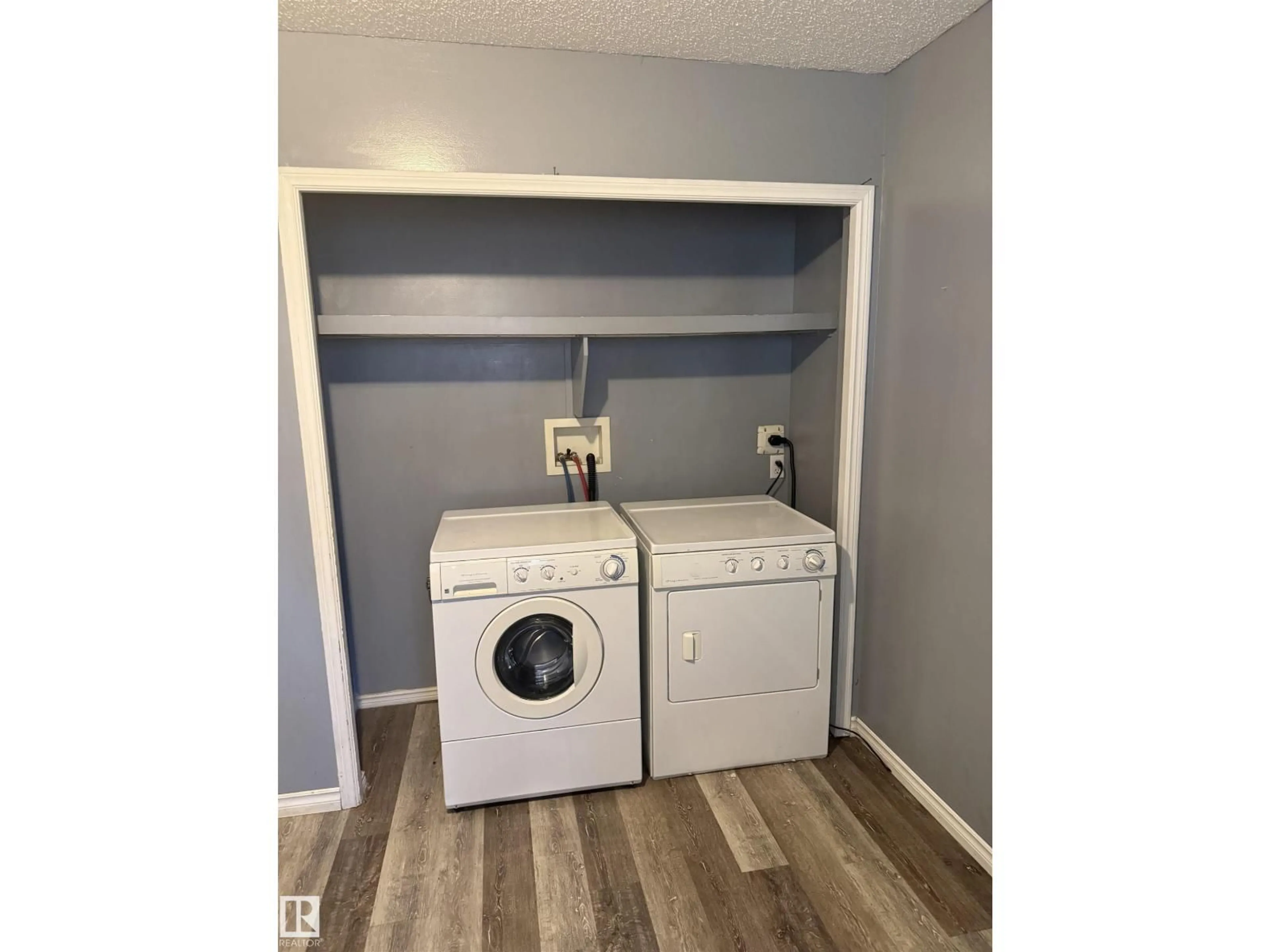 Laundry room for 9 LOUISBOURG PL, St. Albert Alberta T8N4L4