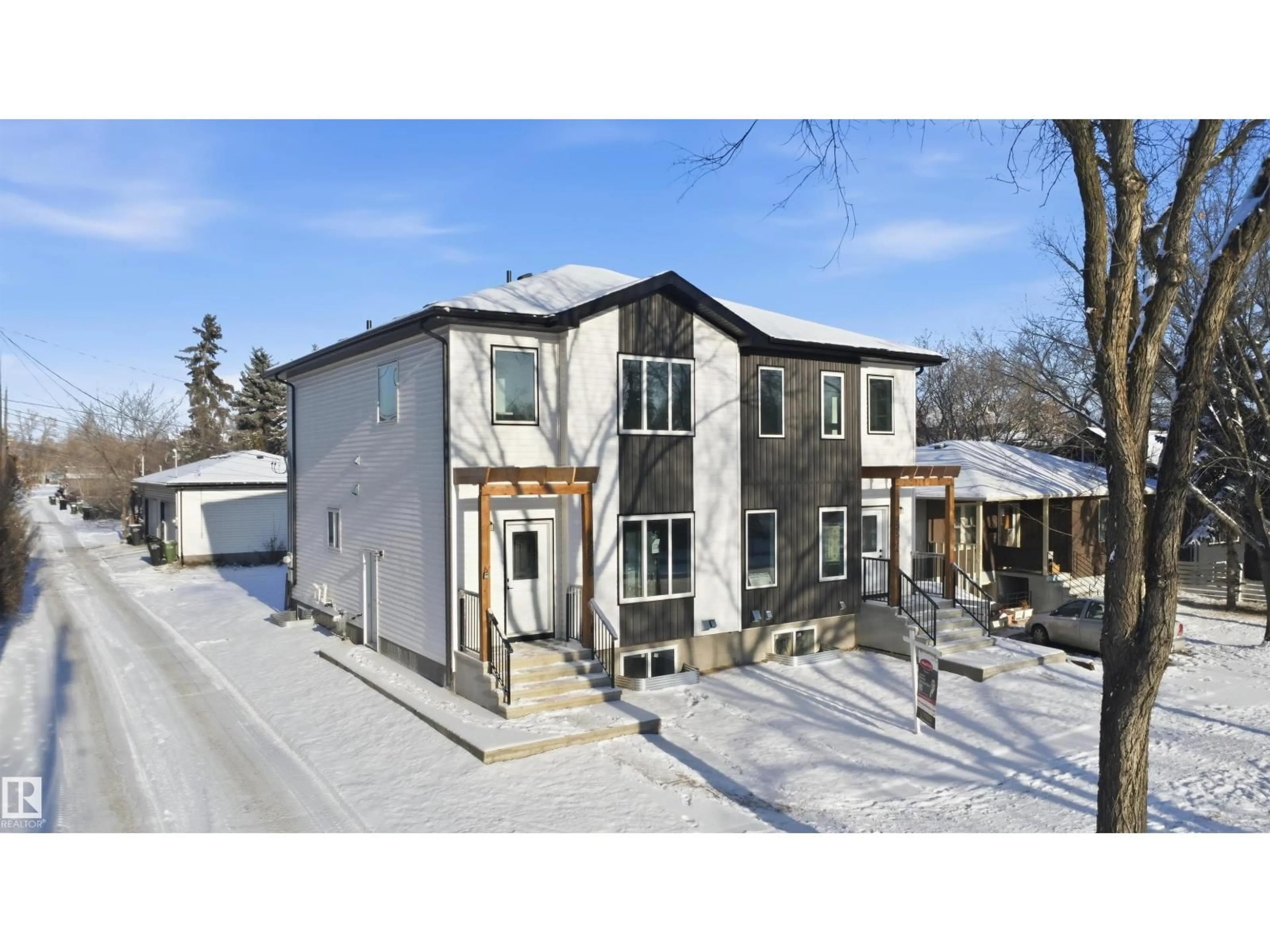 A pic from outside/outdoor area/front of a property/back of a property/a pic from drone, street for 16 - 12514 114 AV, Edmonton Alberta T5M2X6