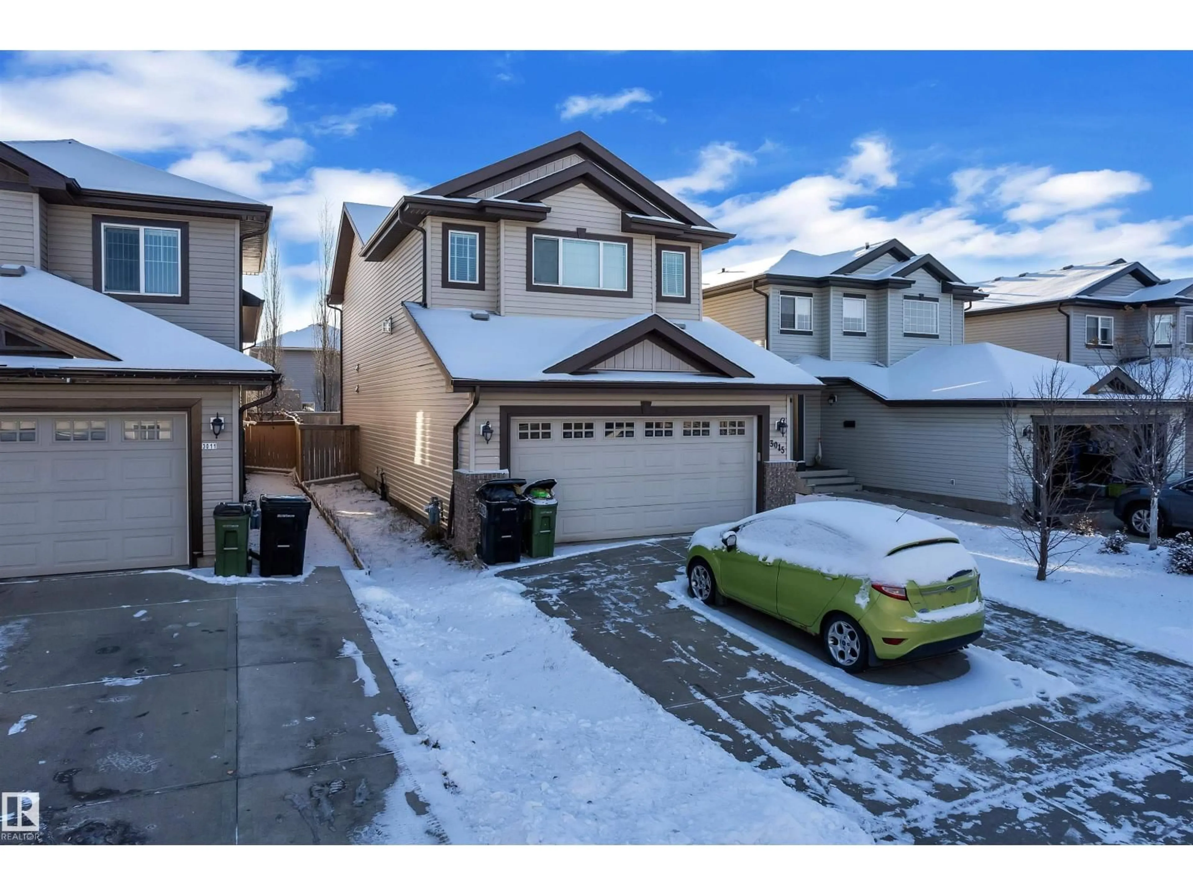 A pic from outside/outdoor area/front of a property/back of a property/a pic from drone, street for 3015 26 AVE, Edmonton Alberta T6T0H6