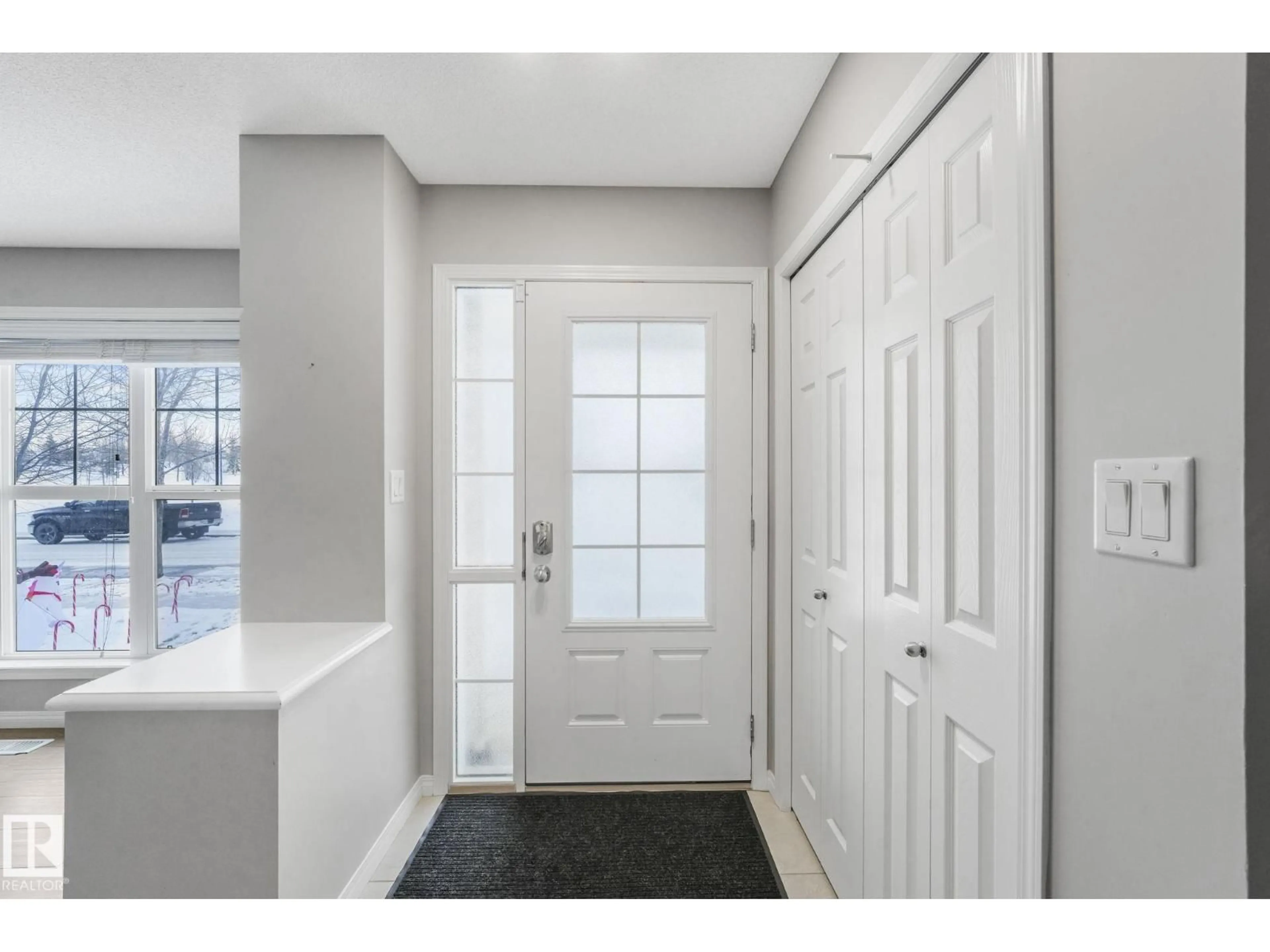 Indoor entryway for SW - 6862 21A AV, Edmonton Alberta T6X0S3