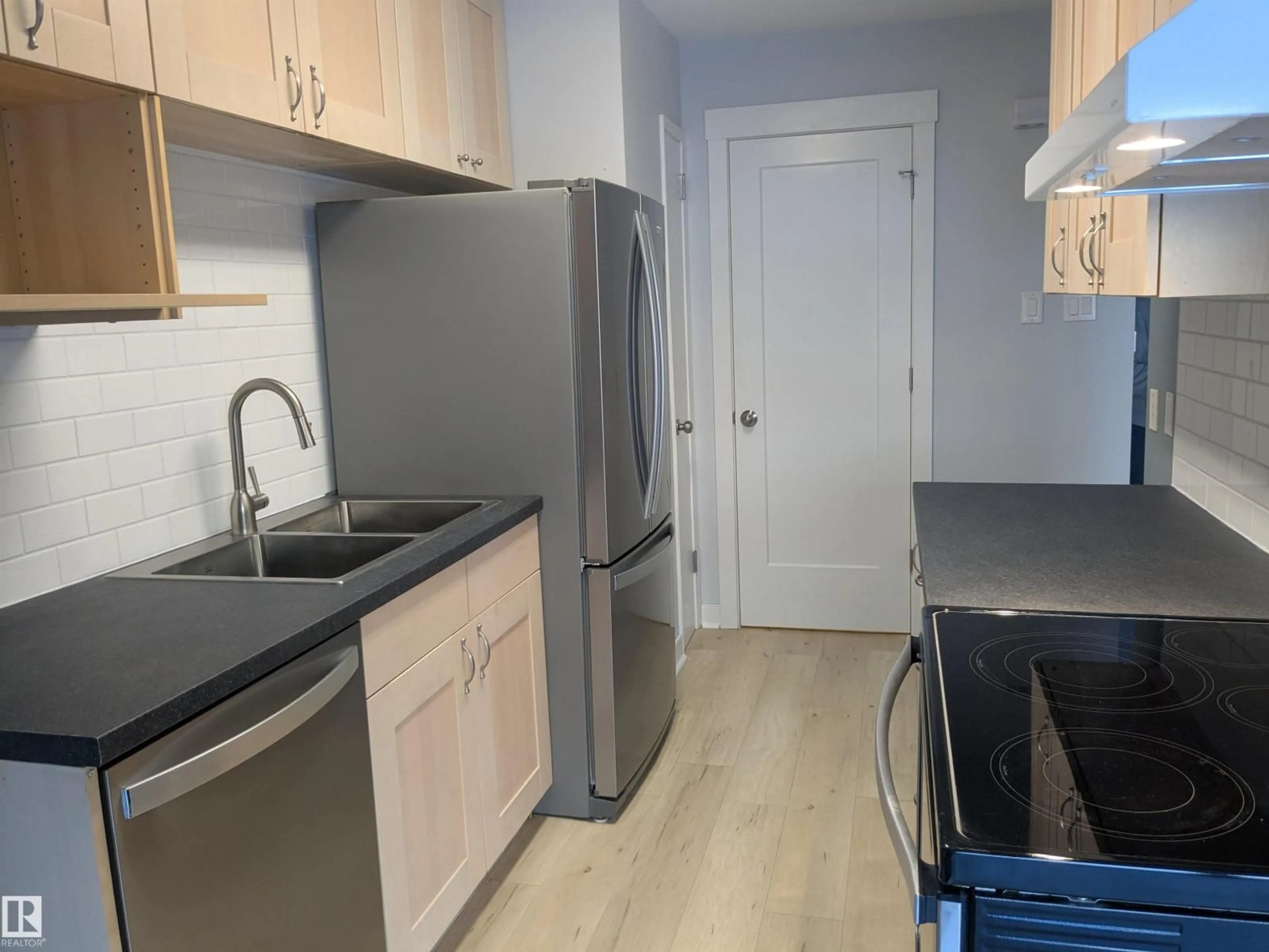 Standard kitchen, unknown for NW - 16405 89 AV, Edmonton Alberta T5R4S1