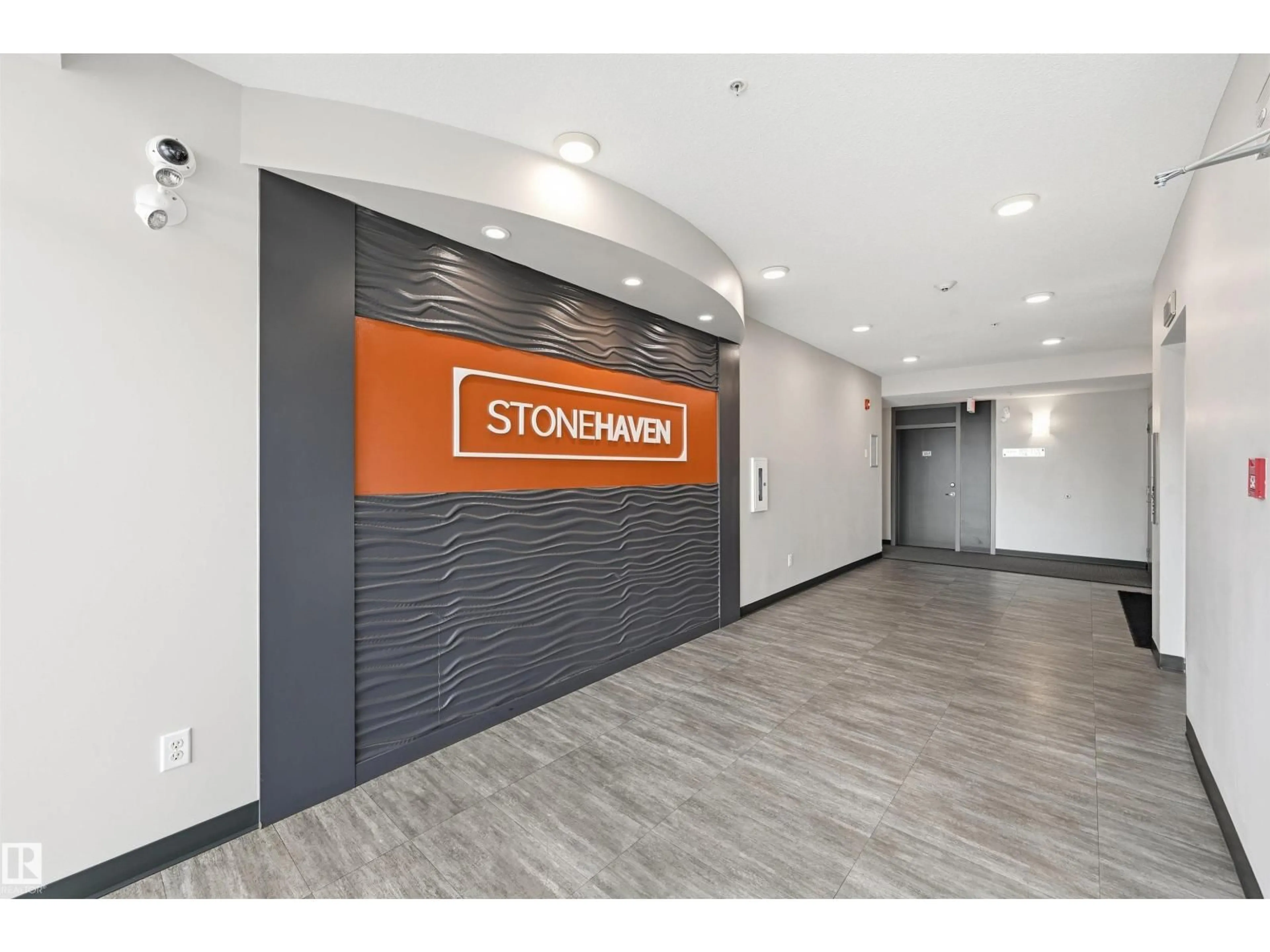 Indoor foyer for 307 - 812 WELSH DR, Edmonton Alberta T6X1Y7