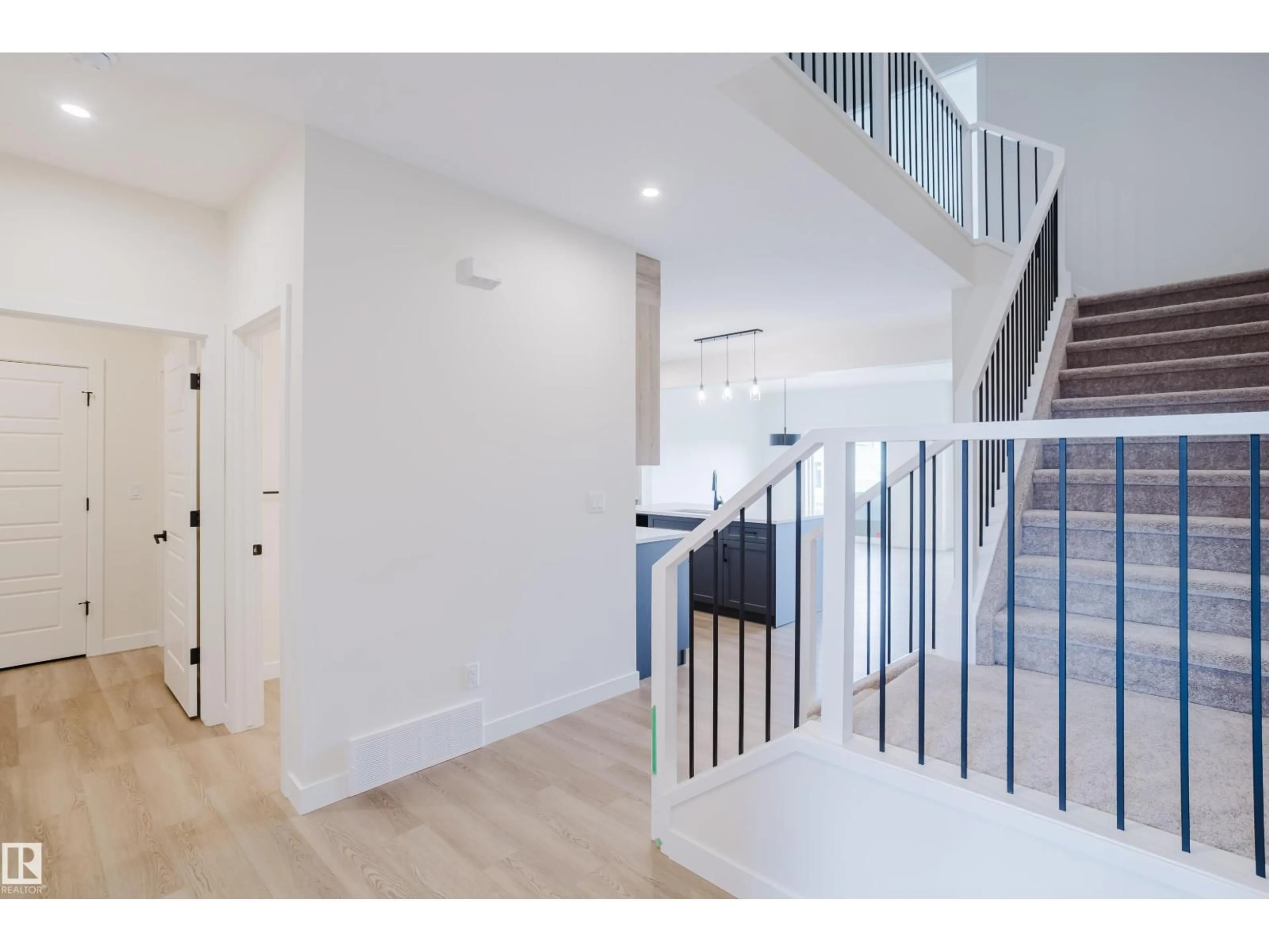 Indoor entryway for 143 CATRIA PT, Sherwood Park Alberta T8A4V2