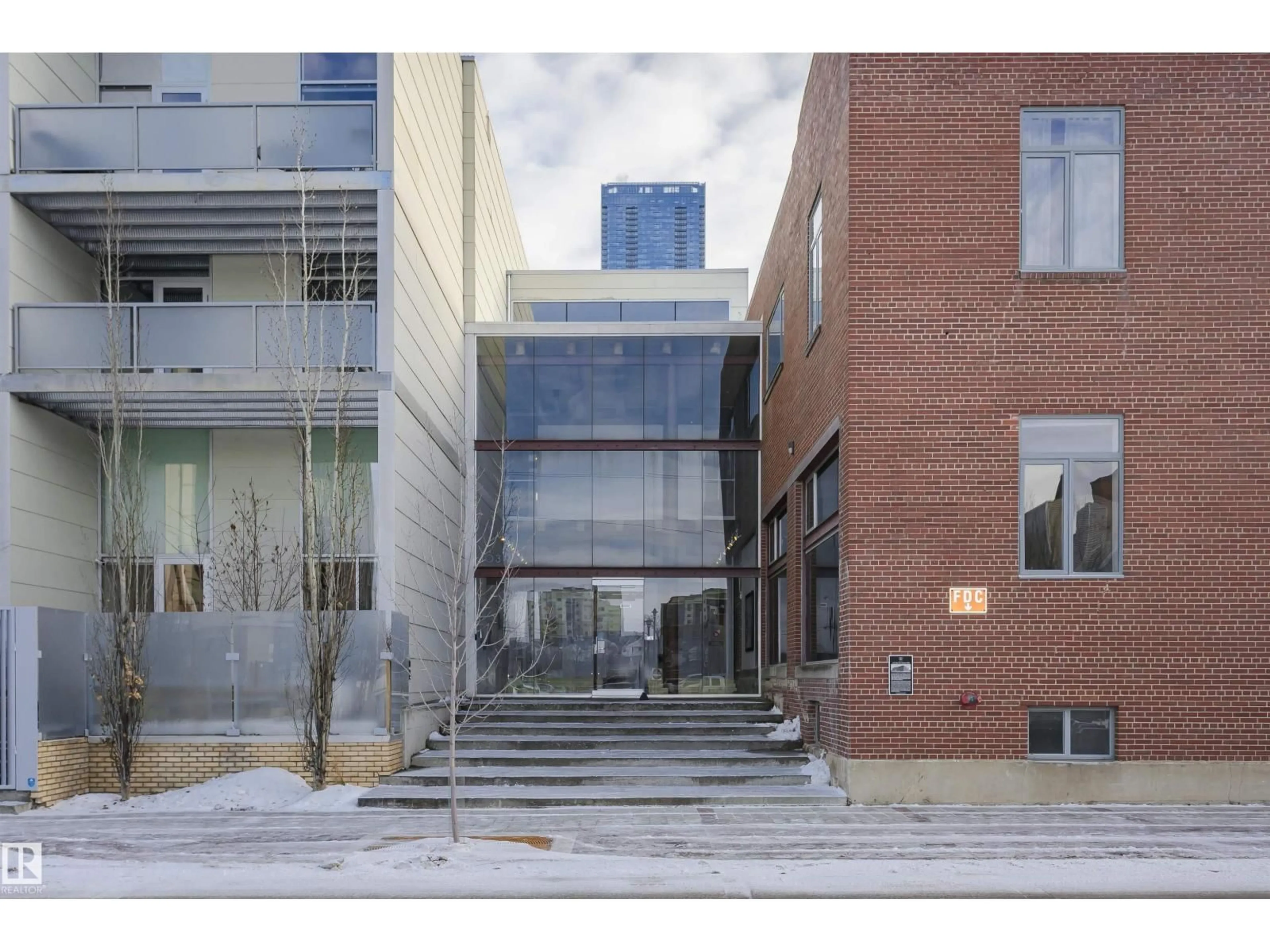 Indoor foyer for #118 - 10309 107 ST, Edmonton Alberta T5J1K3