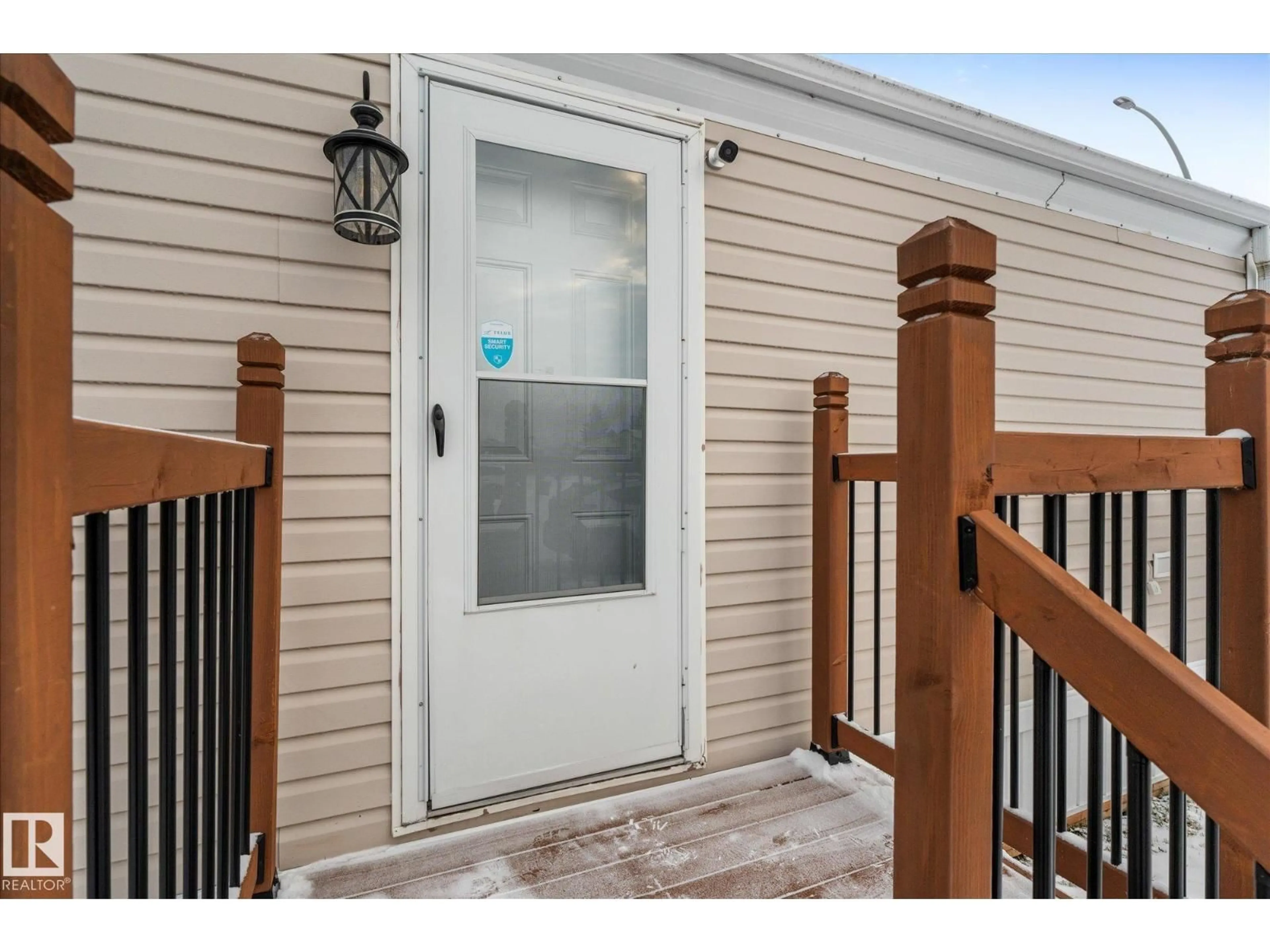 Indoor entryway for 835 53222 RANGE ROAD 272, Rural Parkland County Alberta T7X3R2