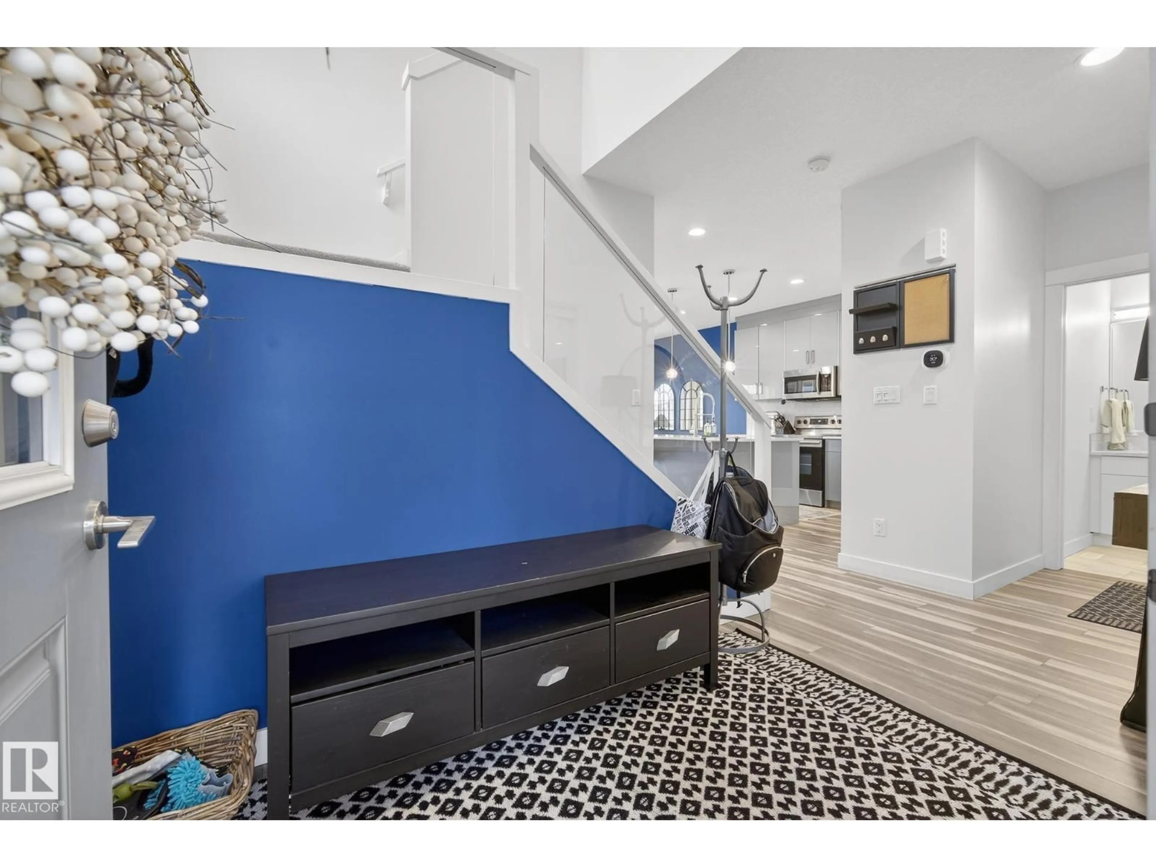 Indoor entryway for SW - 17727 13 AV, Edmonton Alberta T6W2J7