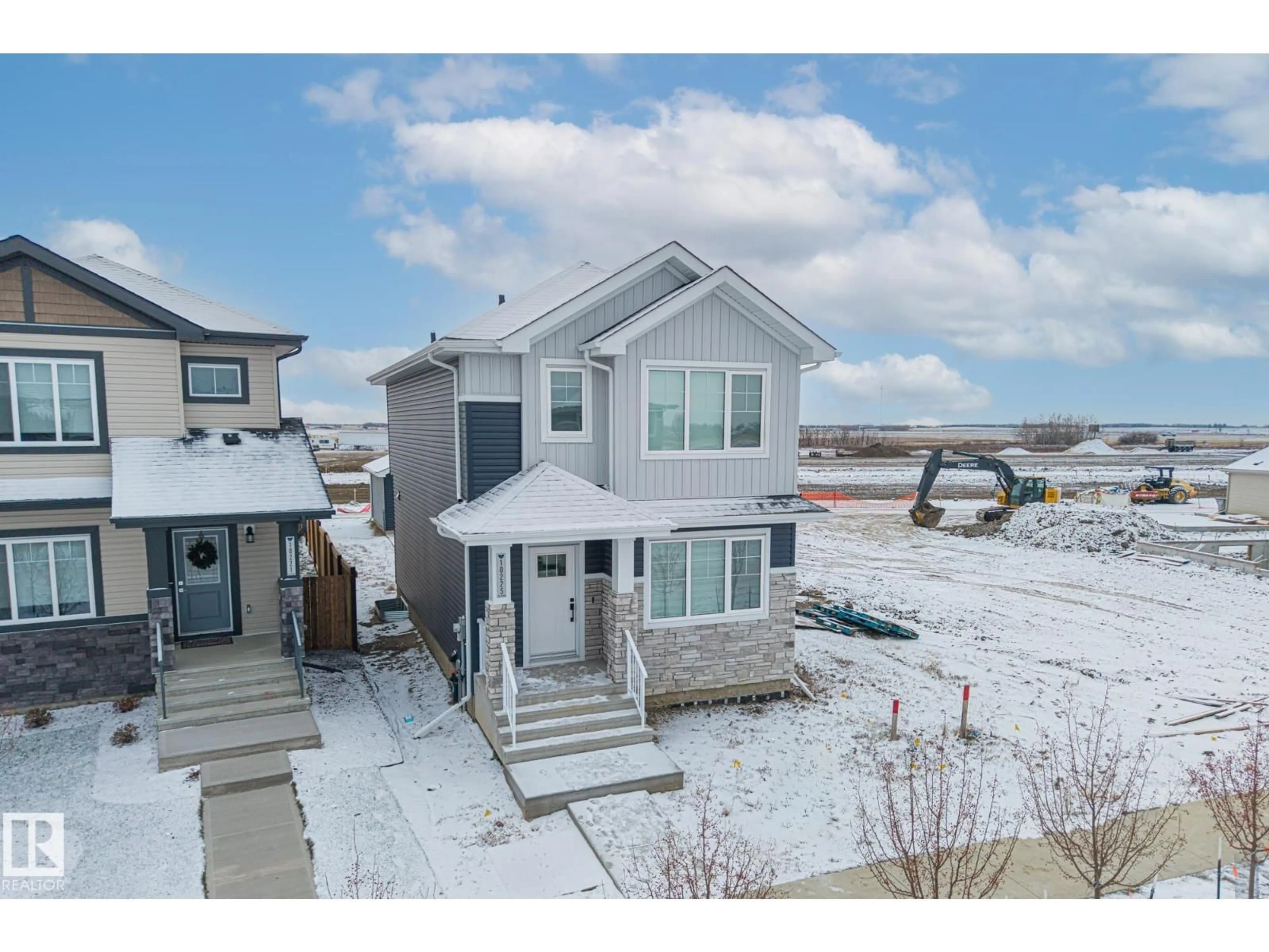 A pic from outside/outdoor area/front of a property/back of a property/a pic from drone, unknown for 10225 92A AV, Morinville Alberta T8R2R4
