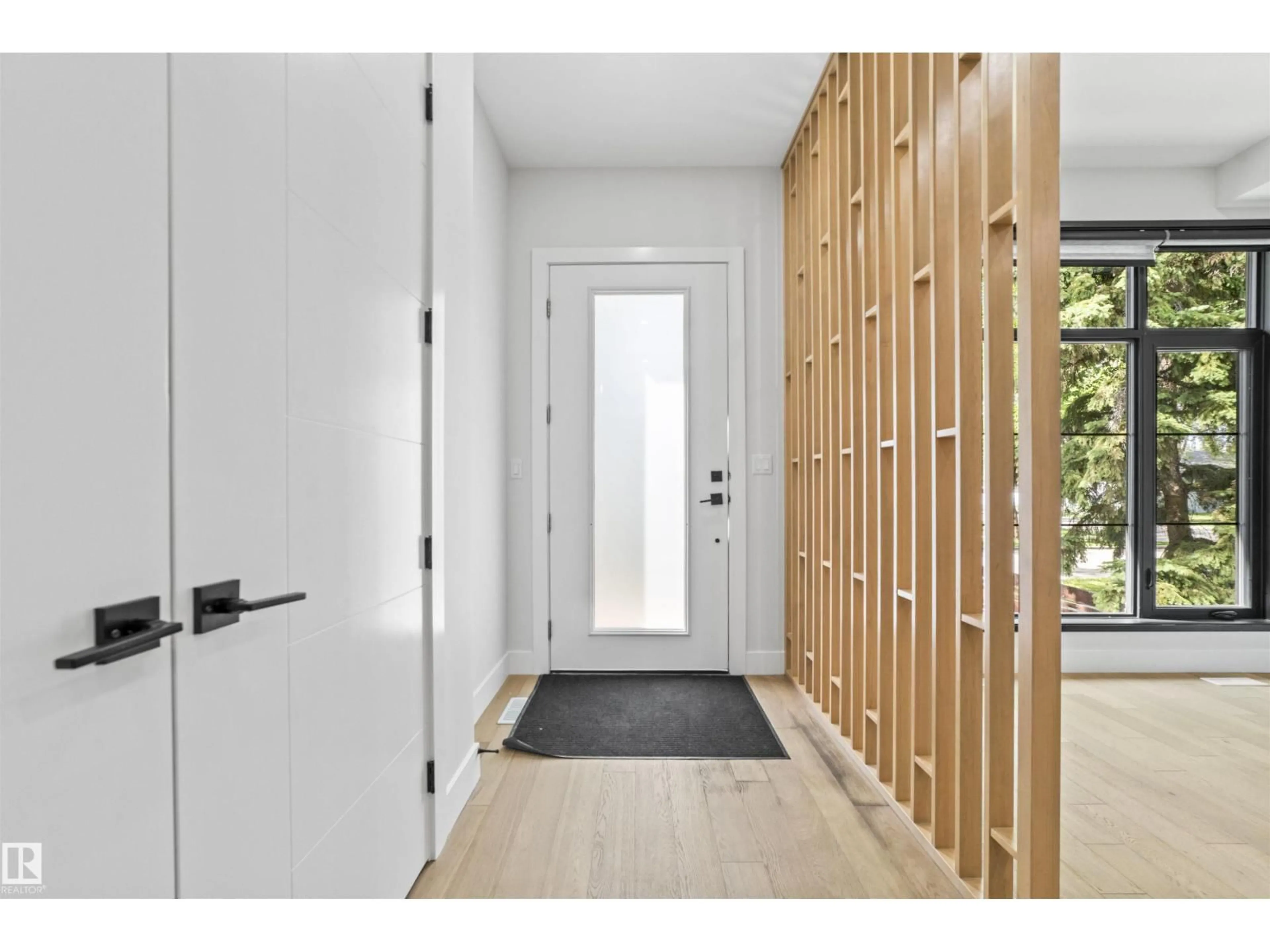 Indoor entryway for NW - 10537 136 ST, Edmonton Alberta T5N2G1