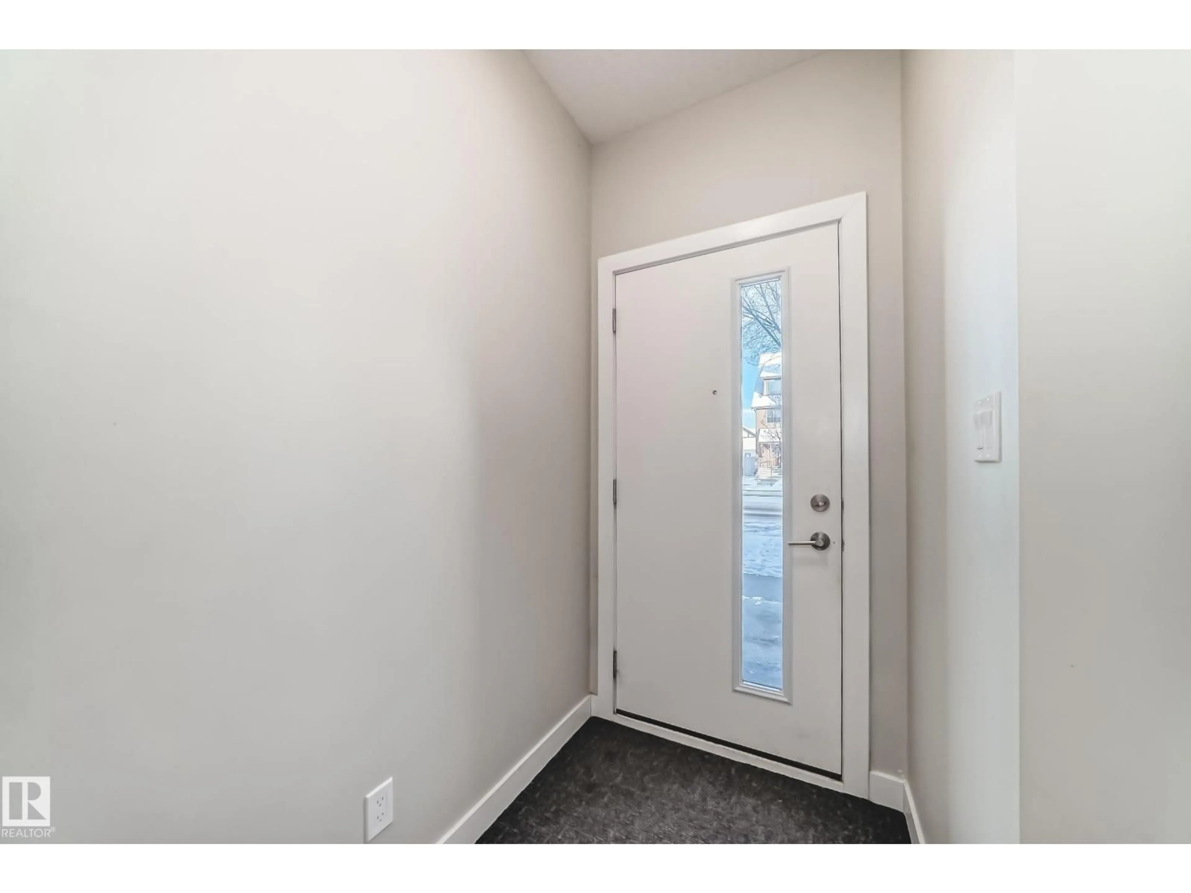 Indoor entryway for 11 - 2560 PEGASUS BV, Edmonton Alberta T5E6V4