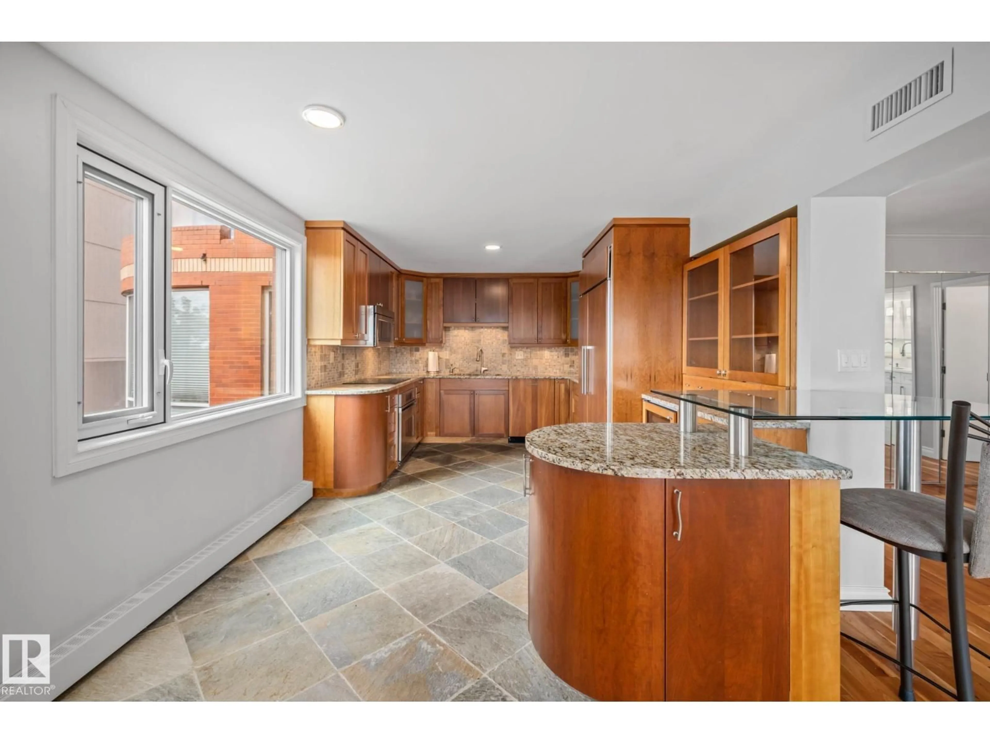 Unknown for 202 - 10010 119 ST, Edmonton Alberta T5K1Y8