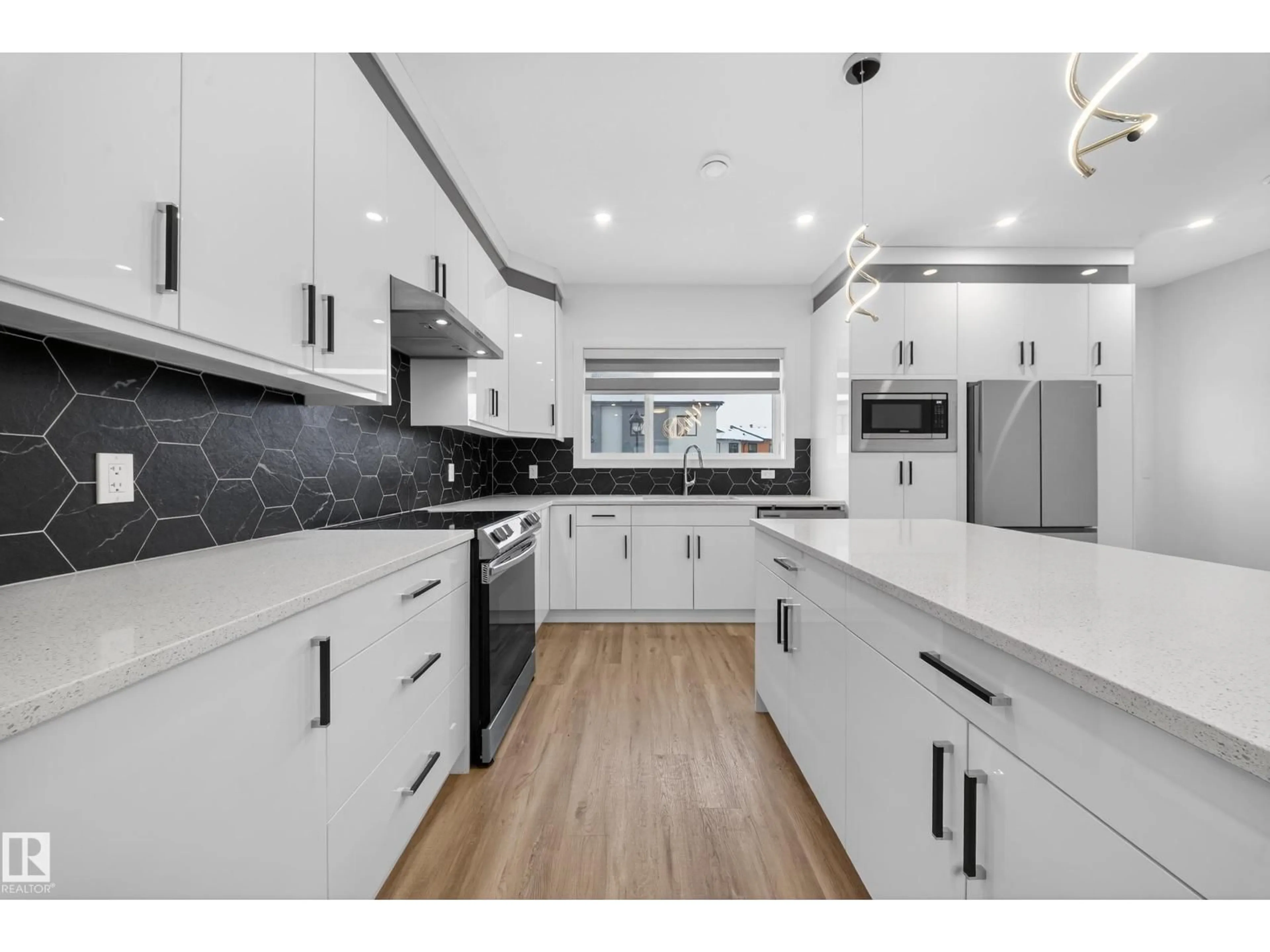 Open concept kitchen, ceramic/tile floor for 10 SALISBURY WY, Sherwood Park Alberta T8B0B1