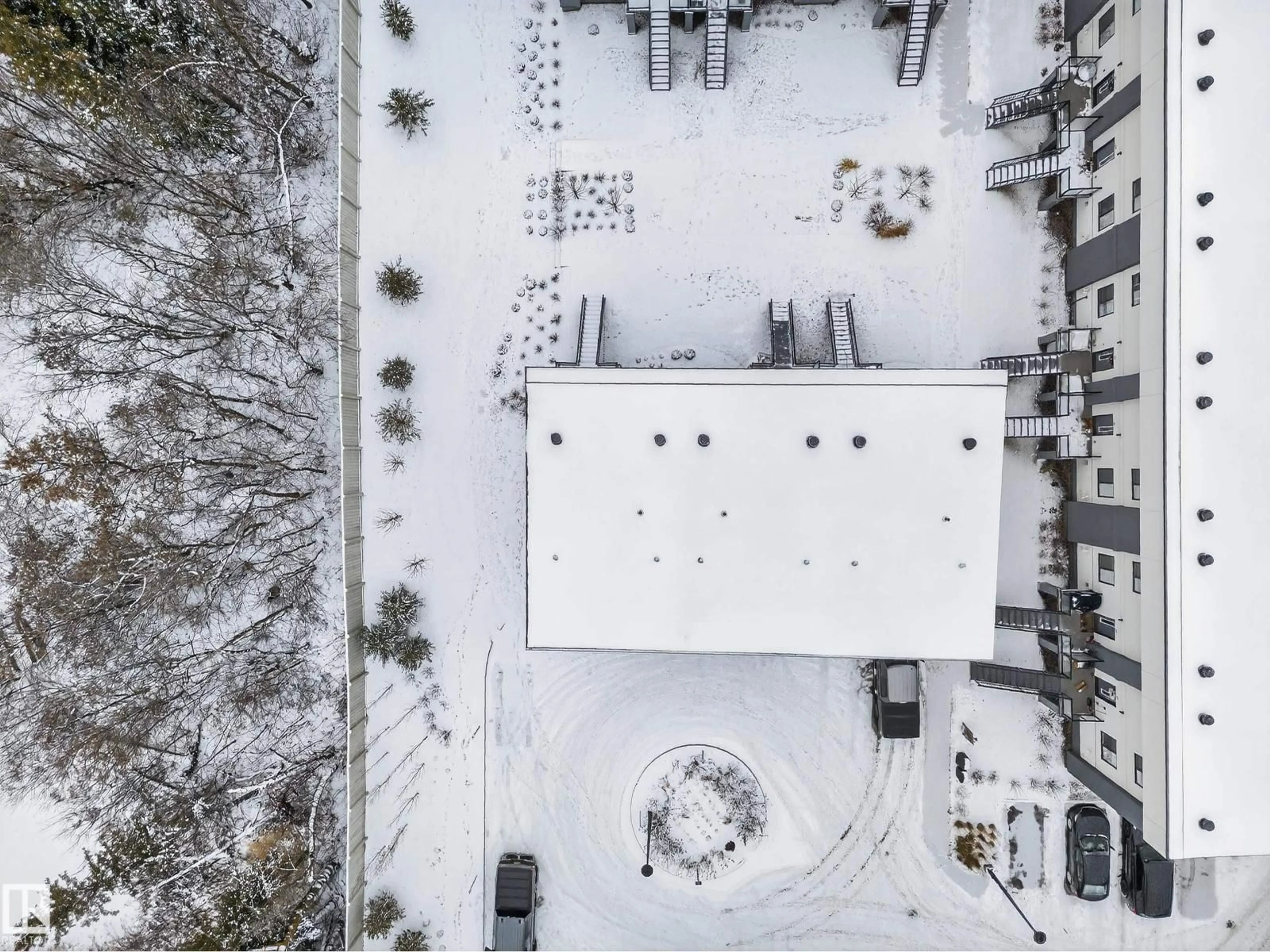 A pic from outside/outdoor area/front of a property/back of a property/a pic from drone, street for 10 SALISBURY WY, Sherwood Park Alberta T8B0B1