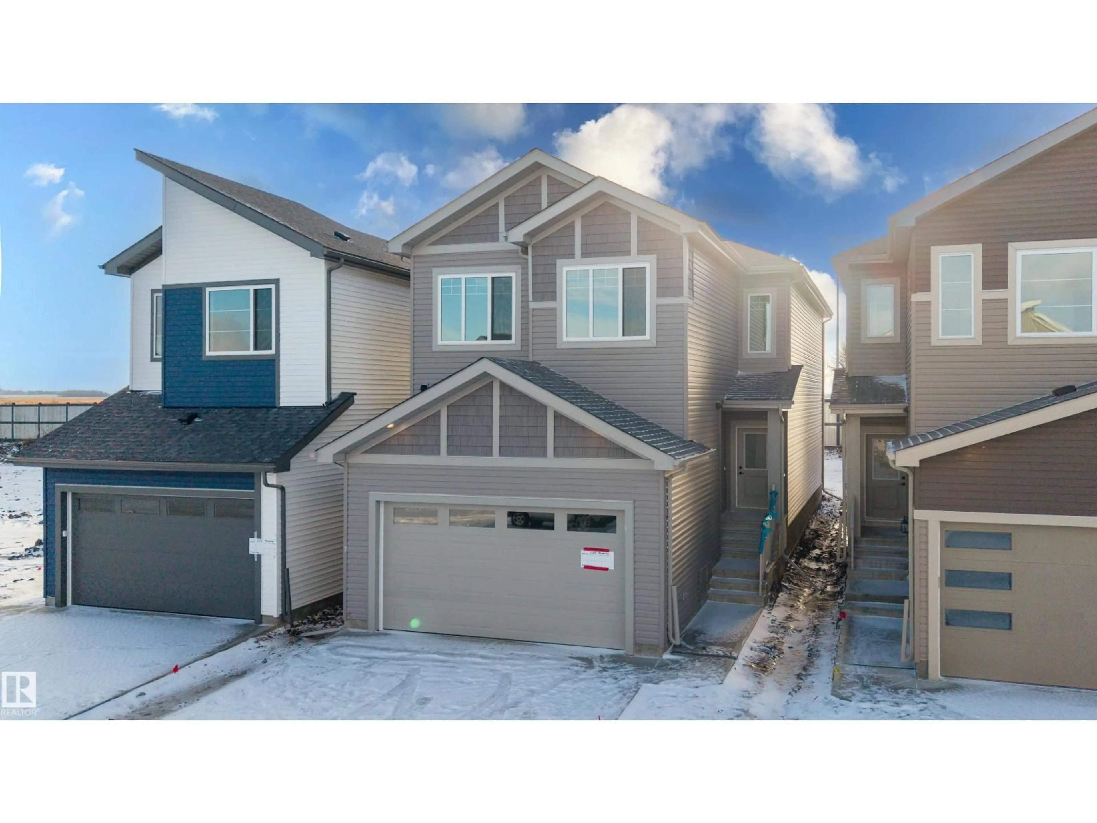 Home with vinyl exterior material, street for 286 MUNN WY, Leduc Alberta T9E1V1