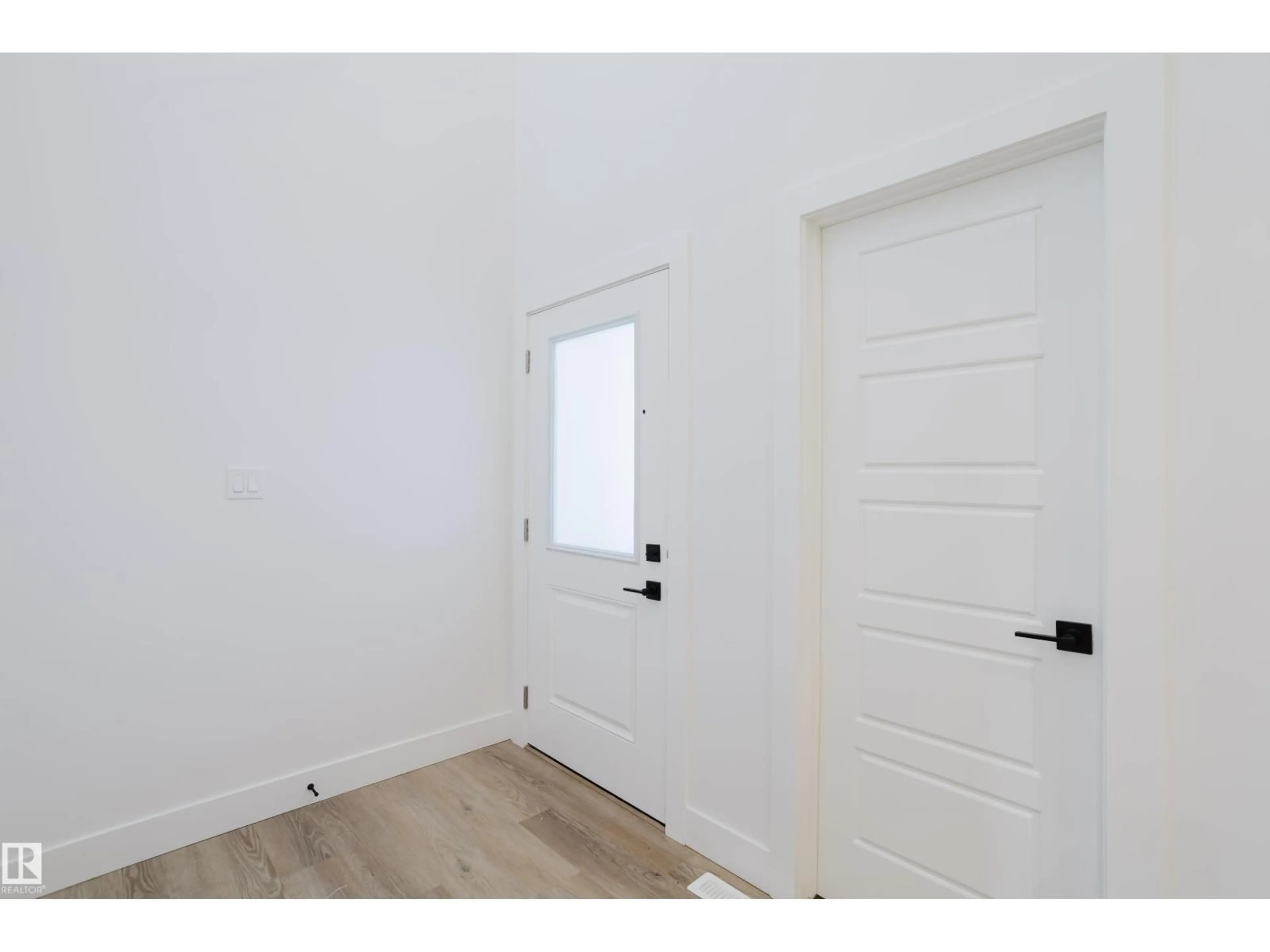 Indoor entryway for 286 MUNN WY, Leduc Alberta T9E1V1