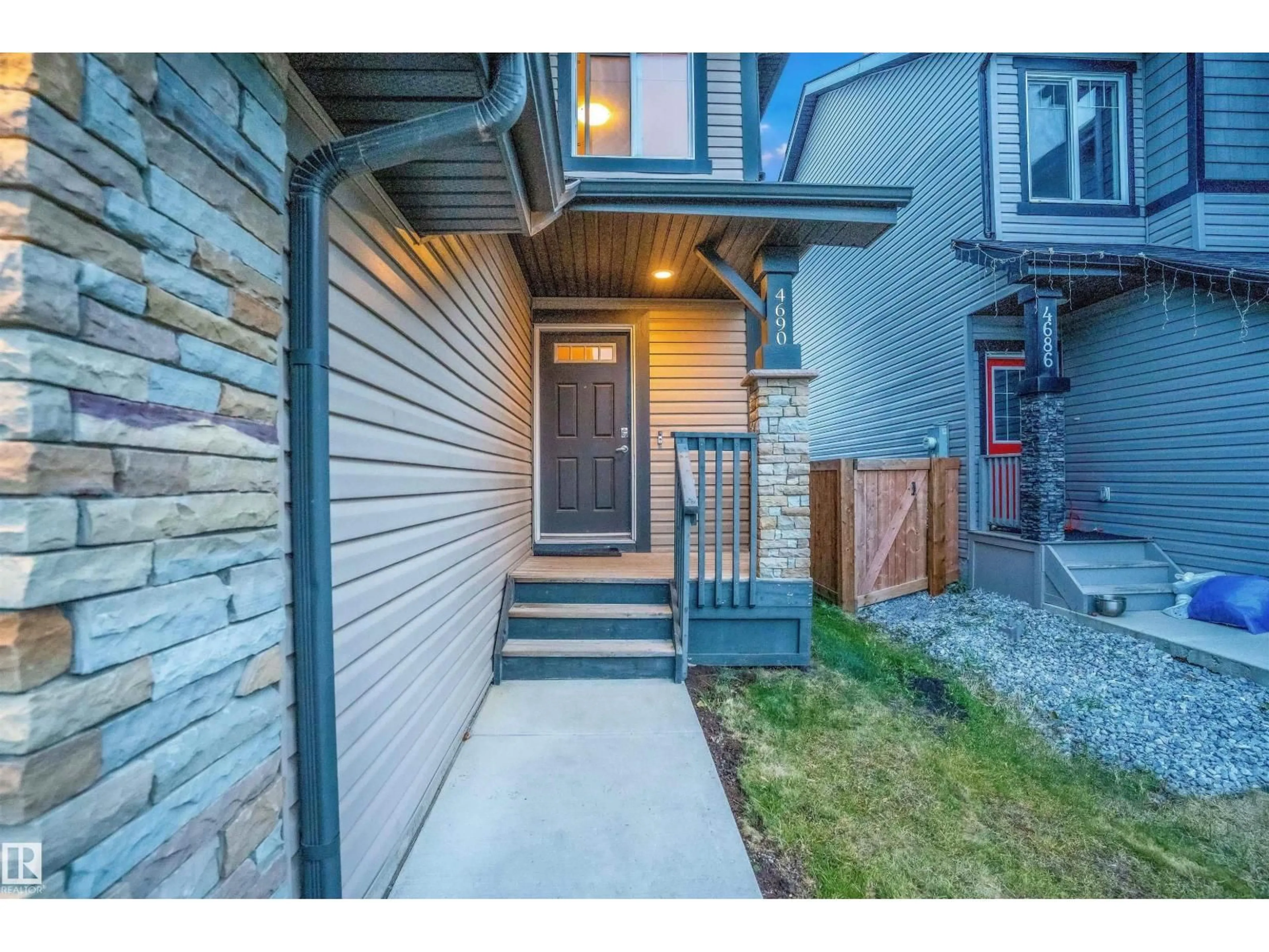 Indoor entryway for SW - 4690 ALWOOD WY, Edmonton Alberta T6W3A3