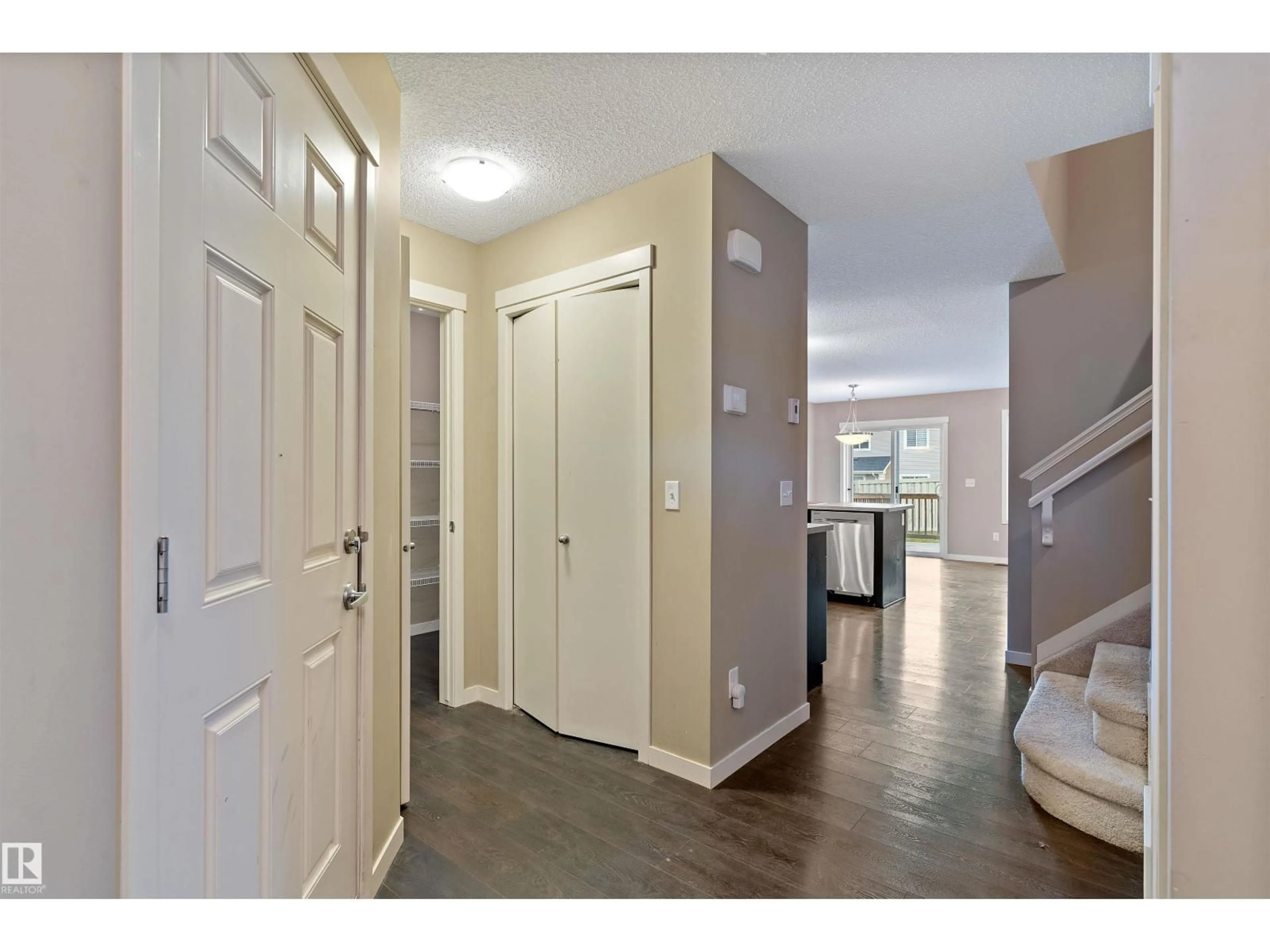 Indoor entryway for SW - 4690 ALWOOD WY, Edmonton Alberta T6W3A3