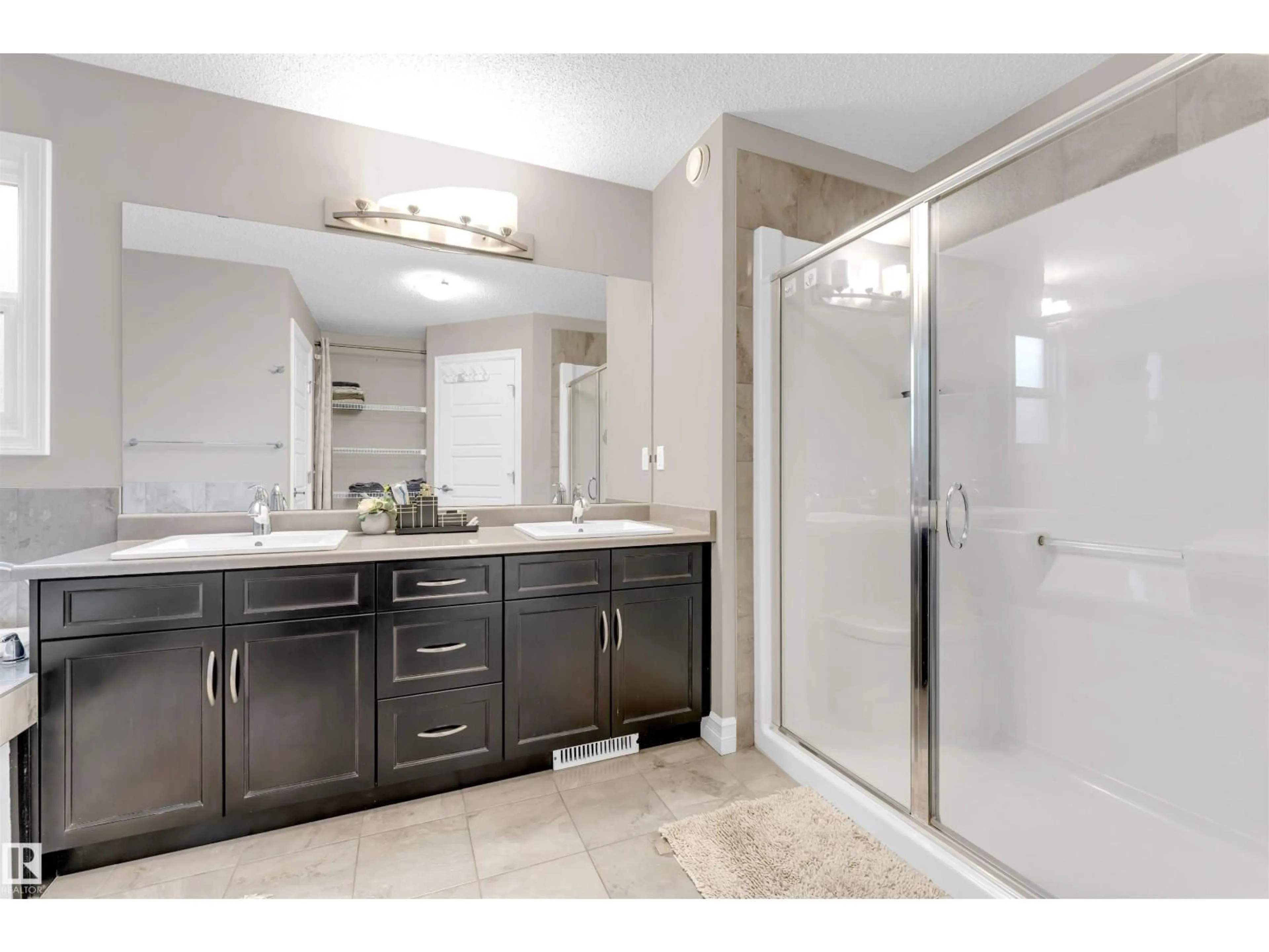 Contemporary bathroom, ceramic/tile floor for 1347 WATT DRIVE, Edmonton Alberta T6X2A6