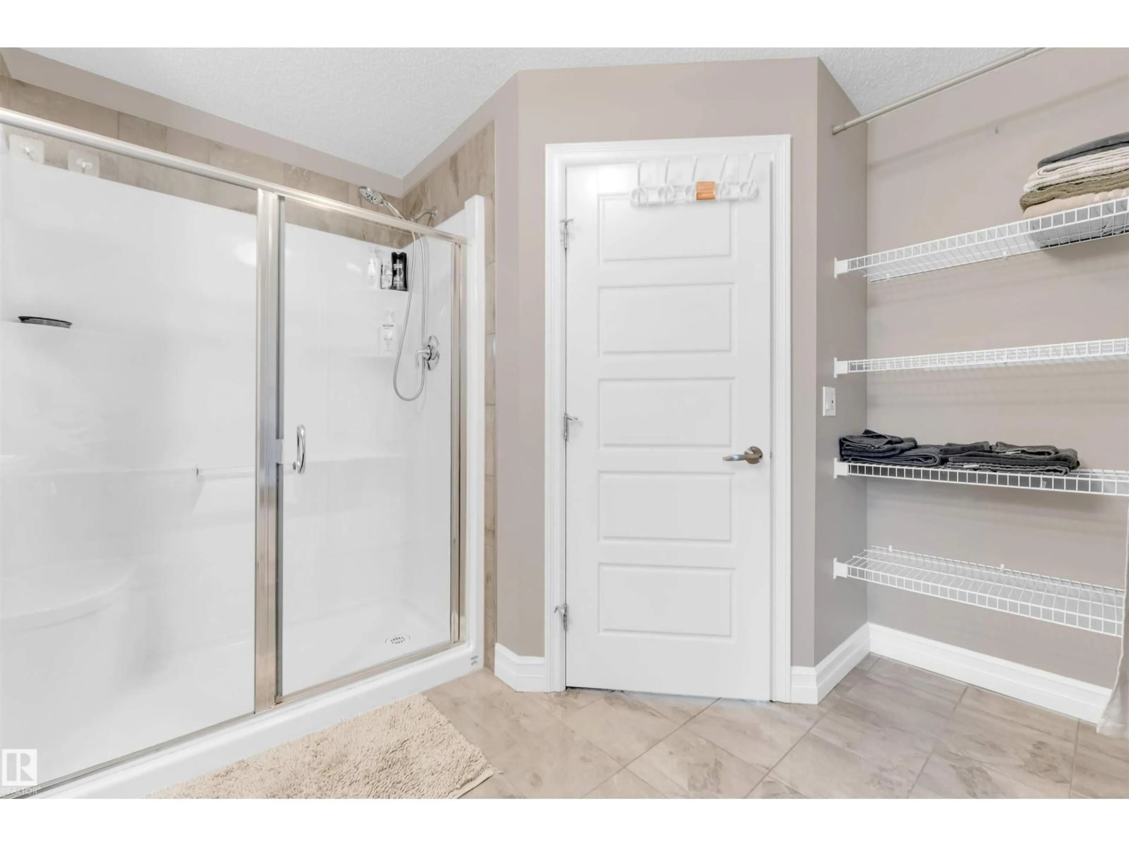 Indoor entryway for 1347 WATT DRIVE, Edmonton Alberta T6X2A6