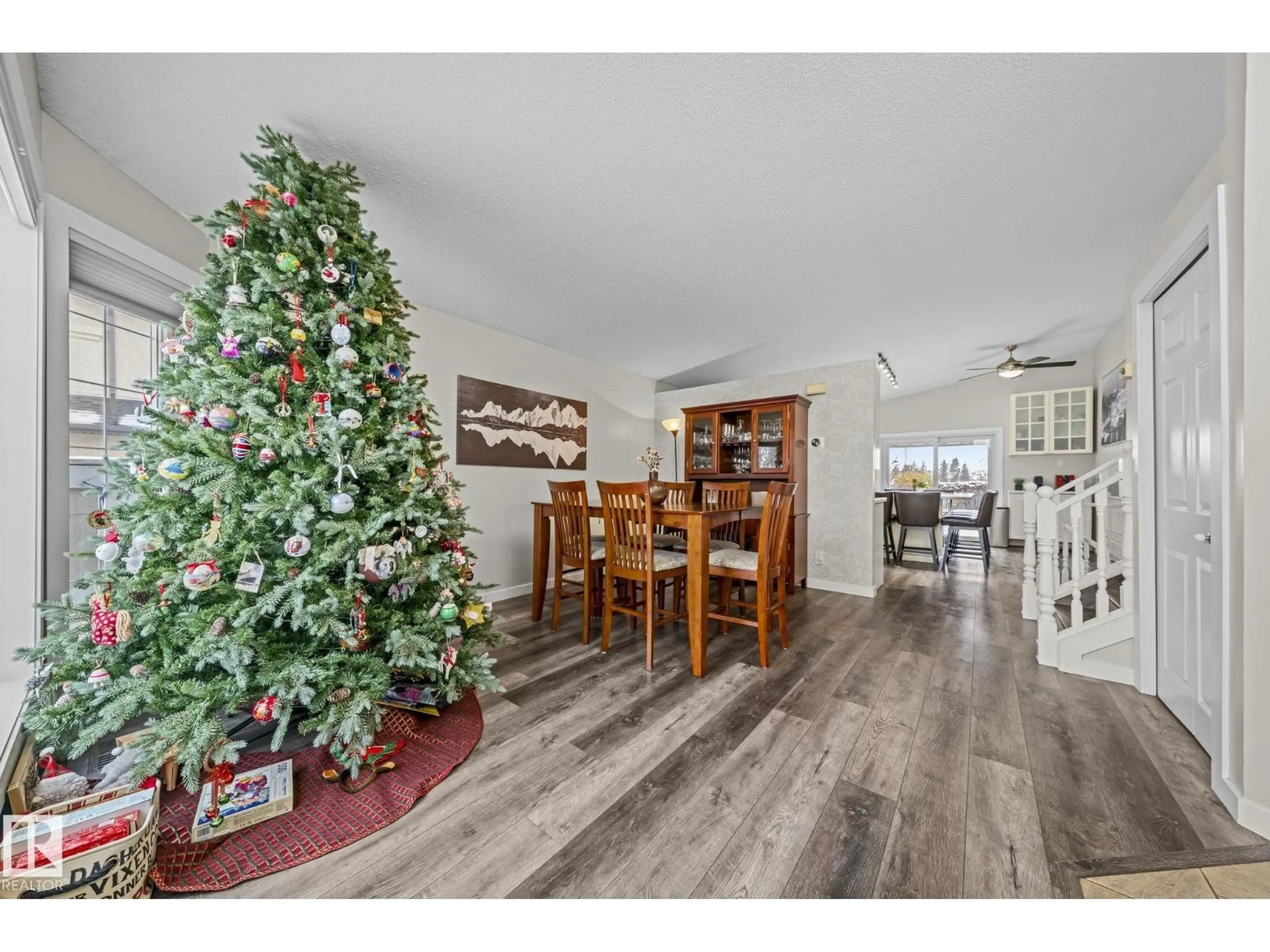 Dining room, wood/laminate floor for NW - 5104 191 ST, Edmonton Alberta T6M2R6