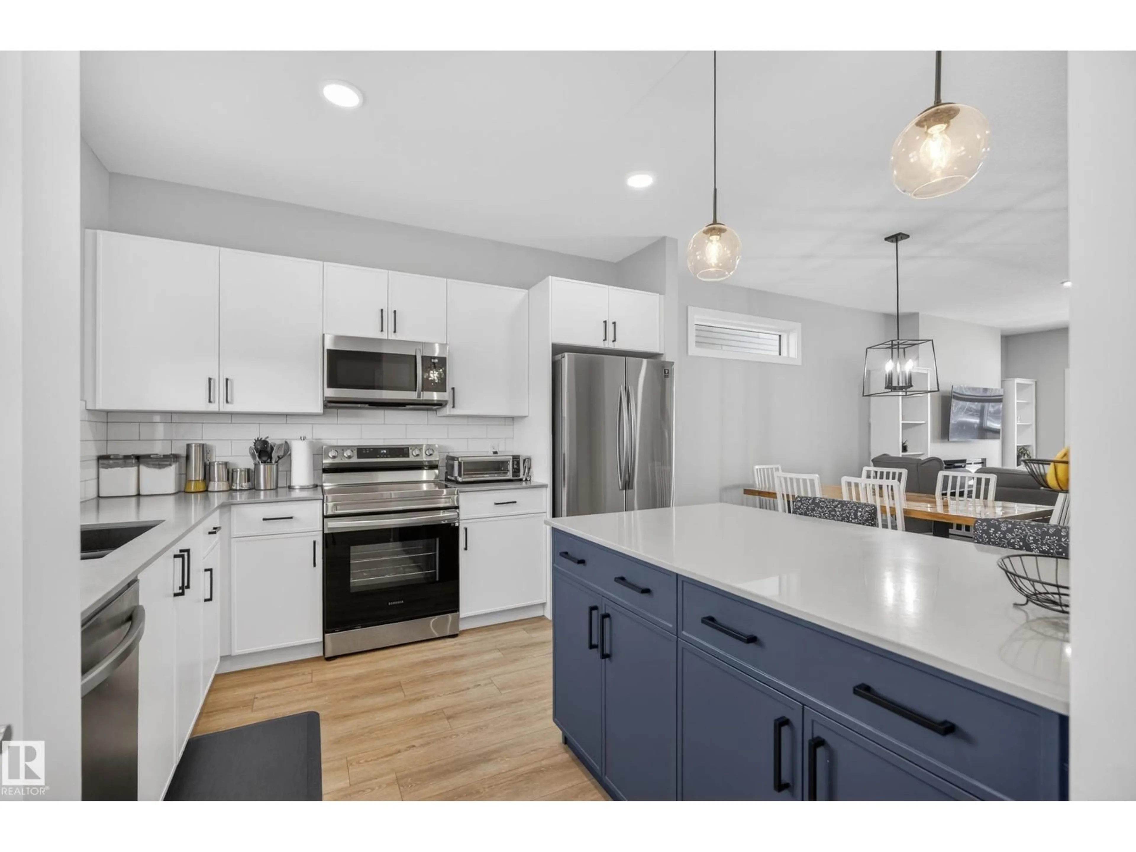 Open concept kitchen, unknown for 429 PIONEER ROAD, Spruce Grove Alberta T7X0T2