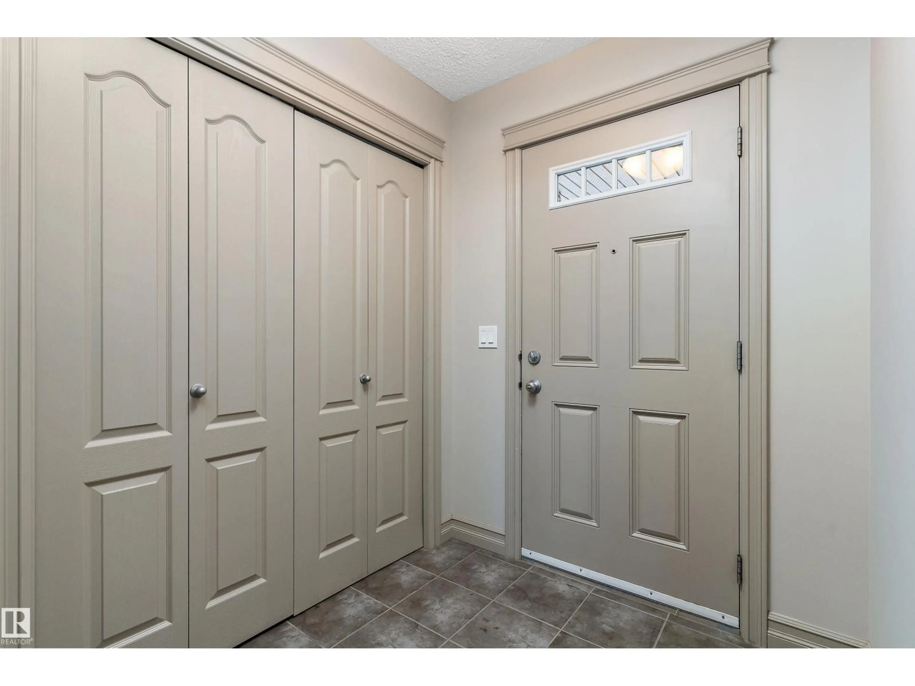 Indoor entryway for 605 175A ST, Edmonton Alberta T6W2G5