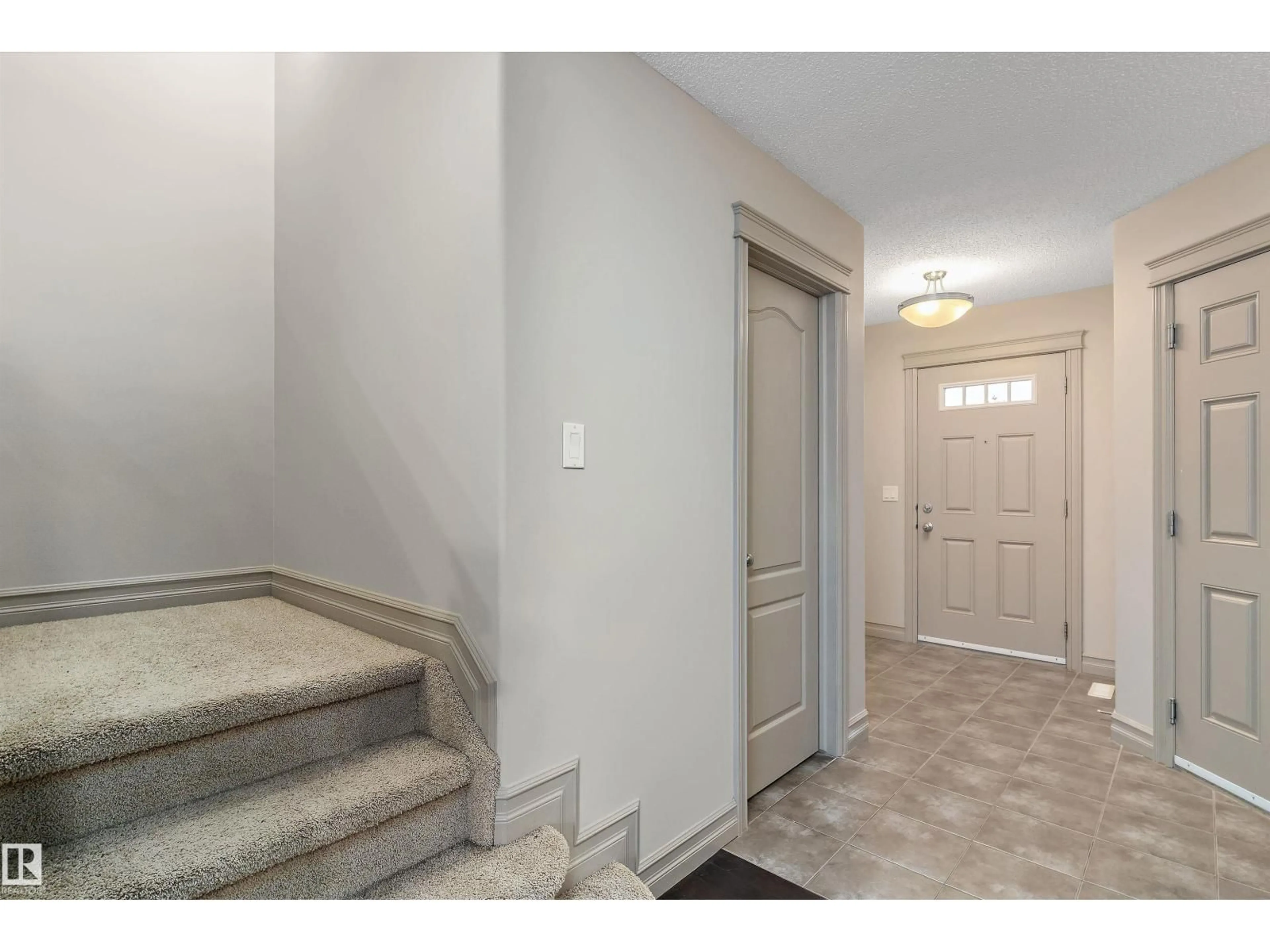 Indoor entryway for 605 175A ST, Edmonton Alberta T6W2G5