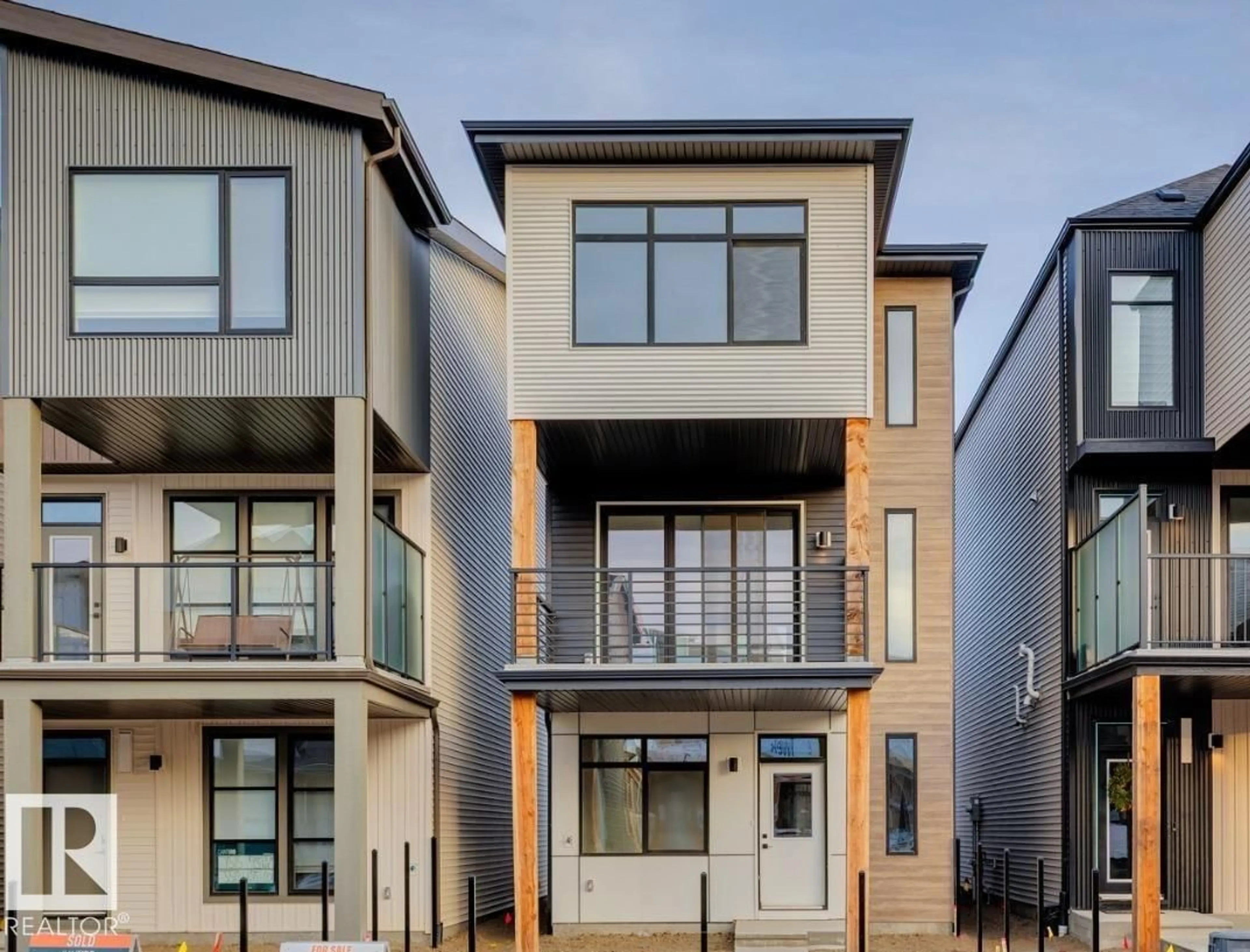 Home with vinyl exterior material, street for LI SW - 7513 KLAPSTEIN LINK, Edmonton Alberta T6W5S7