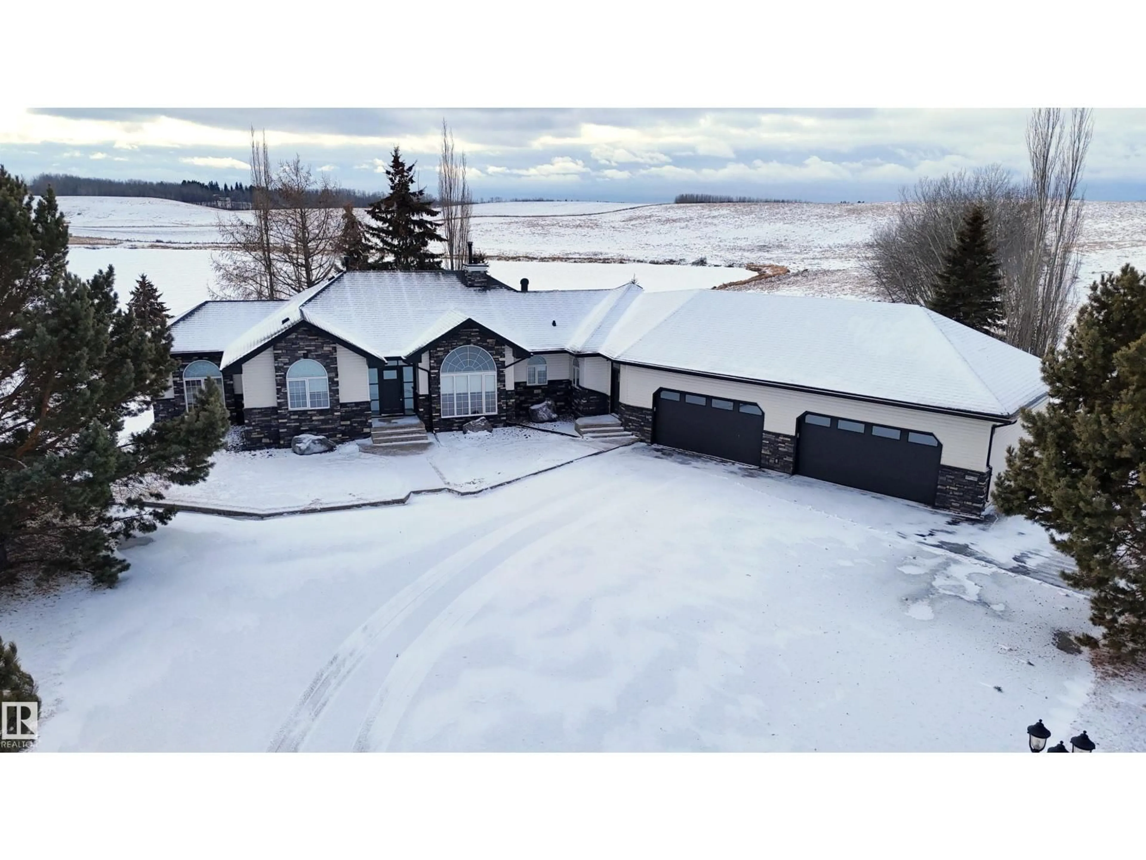 A pic from outside/outdoor area/front of a property/back of a property/a pic from drone, water/lake/river/ocean view for #5 - 2022 PARKLAND DR, Rural Parkland County Alberta T7Y2S1