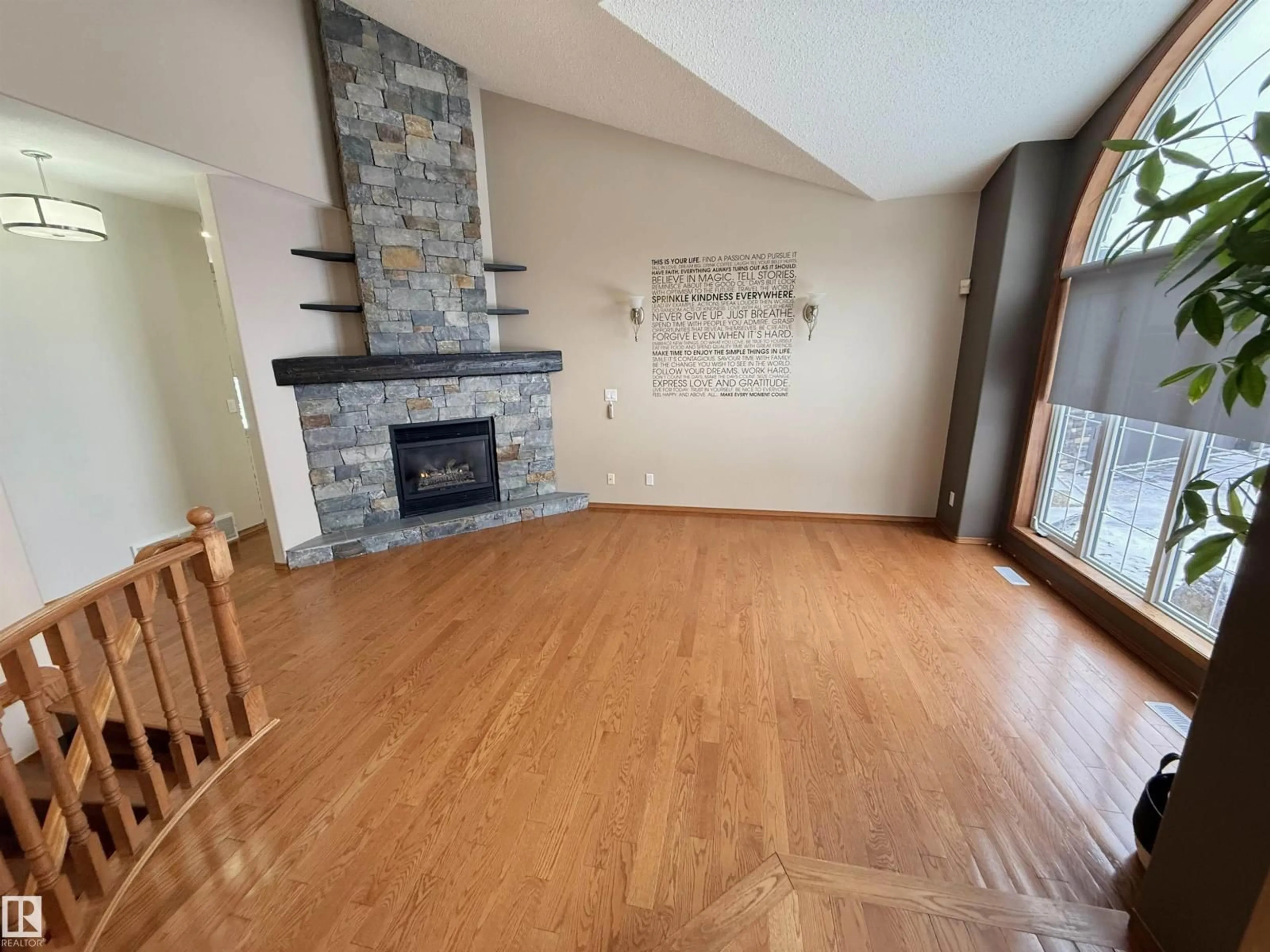 A pic of a room for #5 - 2022 PARKLAND DR, Rural Parkland County Alberta T7Y2S1