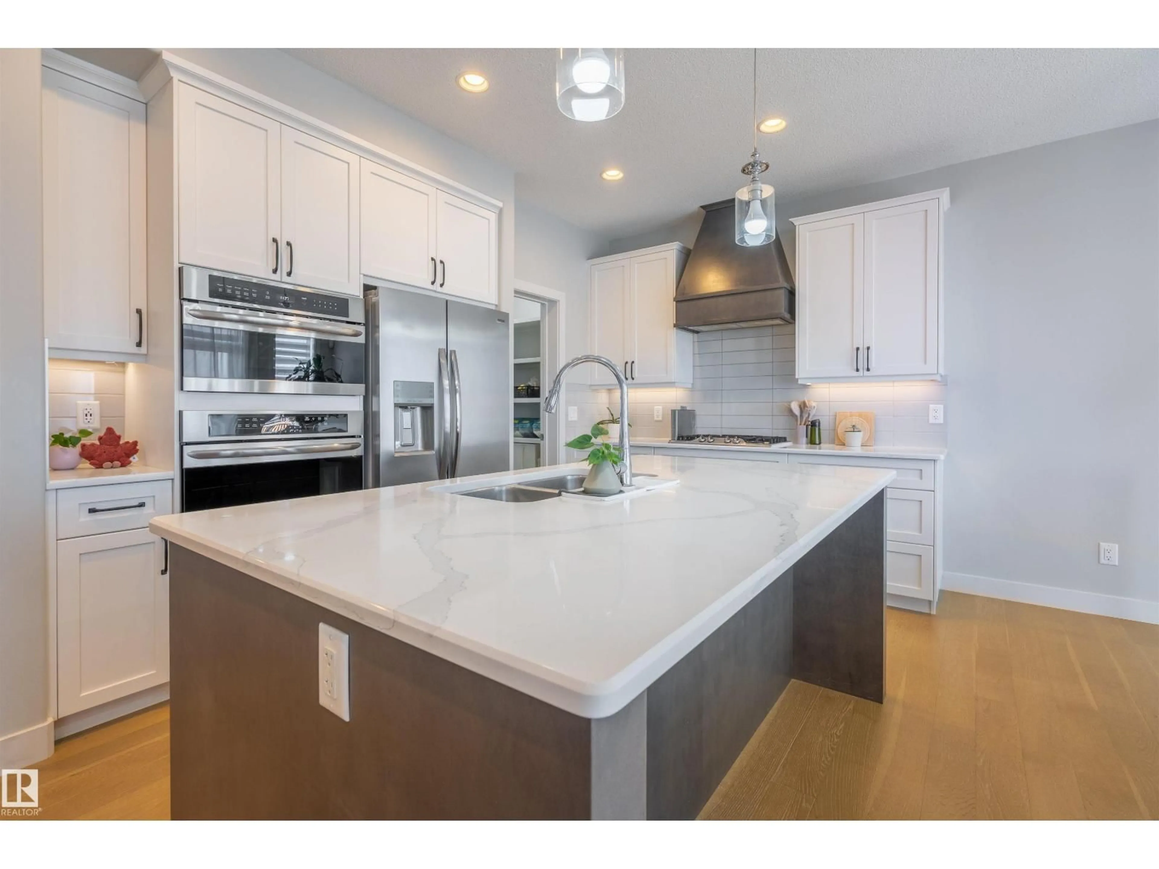 Open concept kitchen, unknown for 6621 KNOX PL, Edmonton Alberta T6W4R1