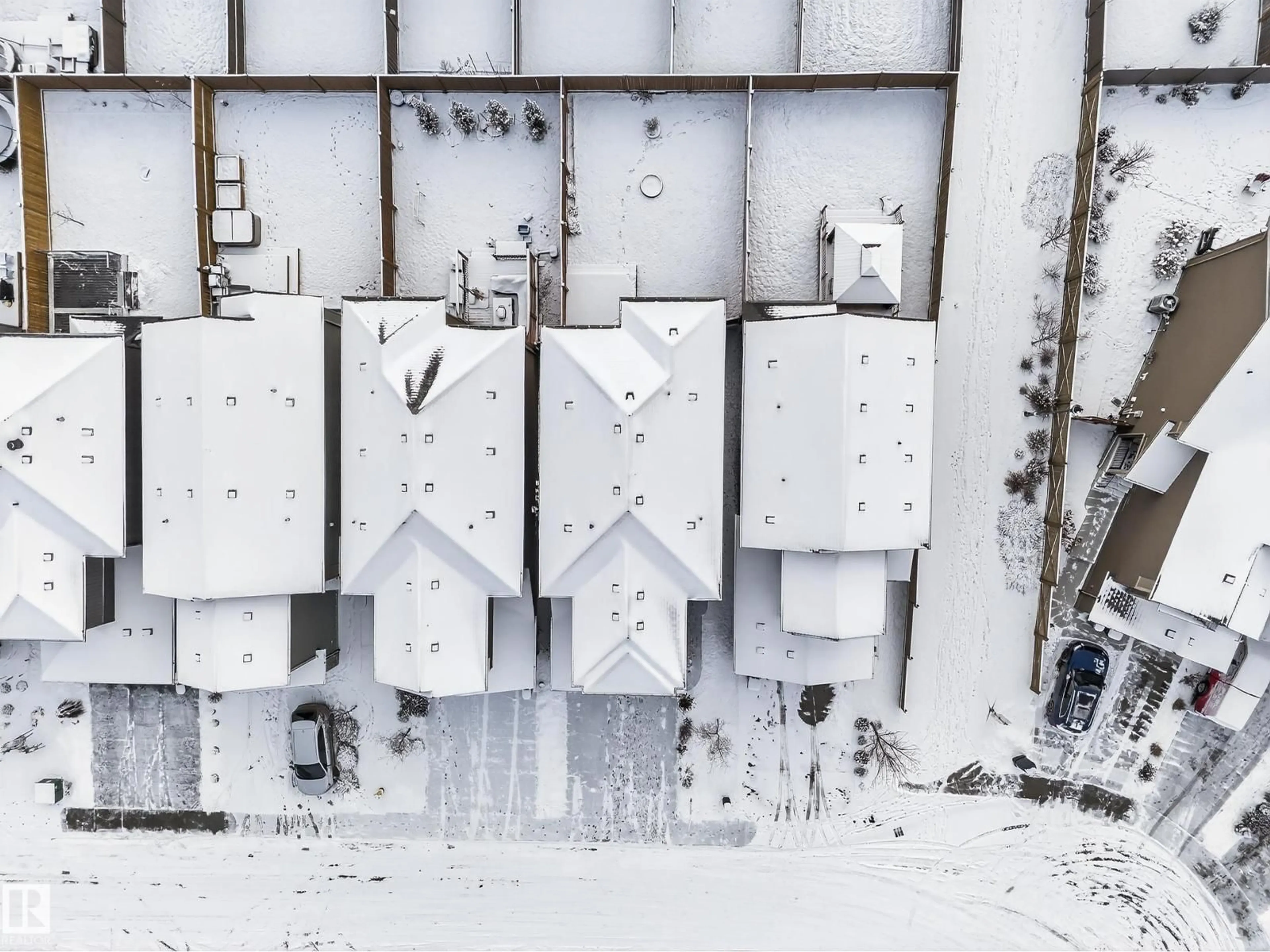 A pic from outside/outdoor area/front of a property/back of a property/a pic from drone, building for 2084 GRAYDON HILL CR, Edmonton Alberta T6W4C7