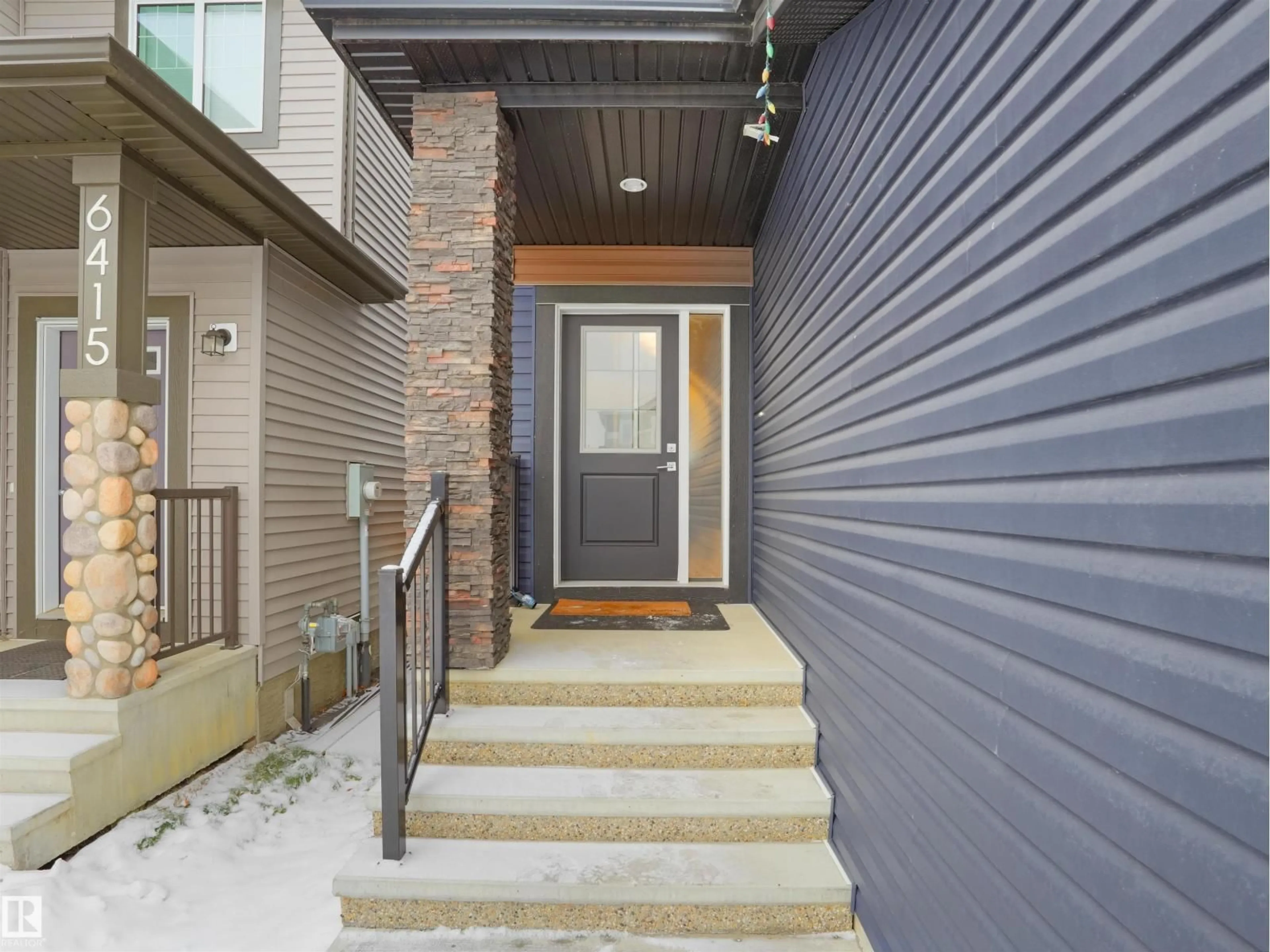Indoor entryway for NW - 6419 175 AV, Edmonton Alberta T5Y4A8