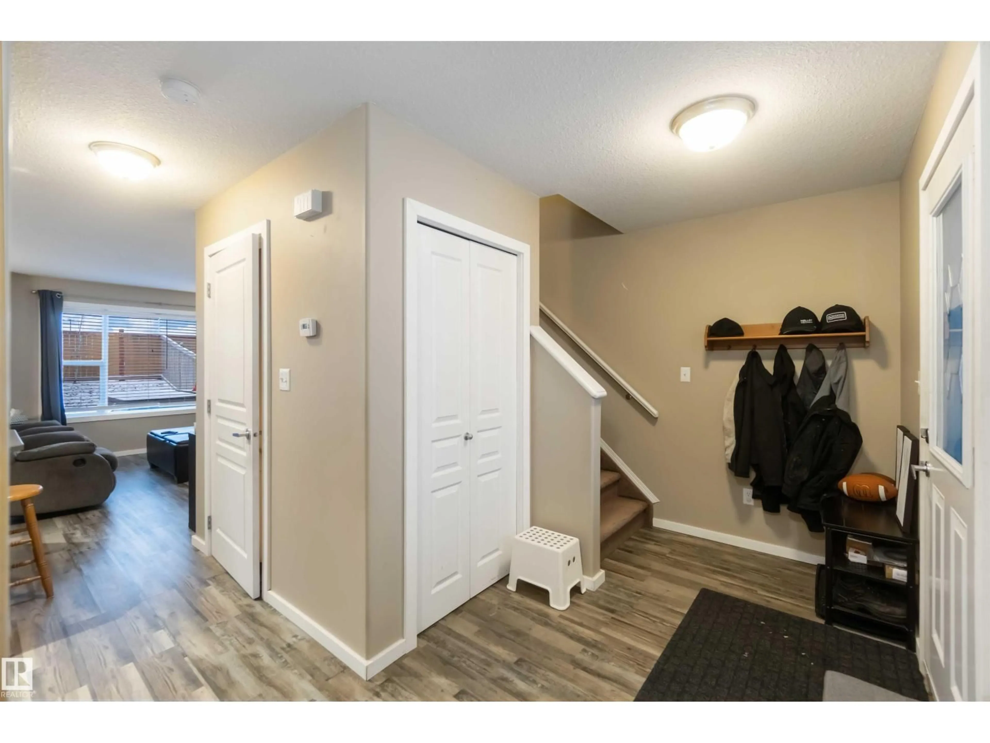Indoor entryway for 109 RUE MAGNAN, Beaumont Alberta T4X0A4