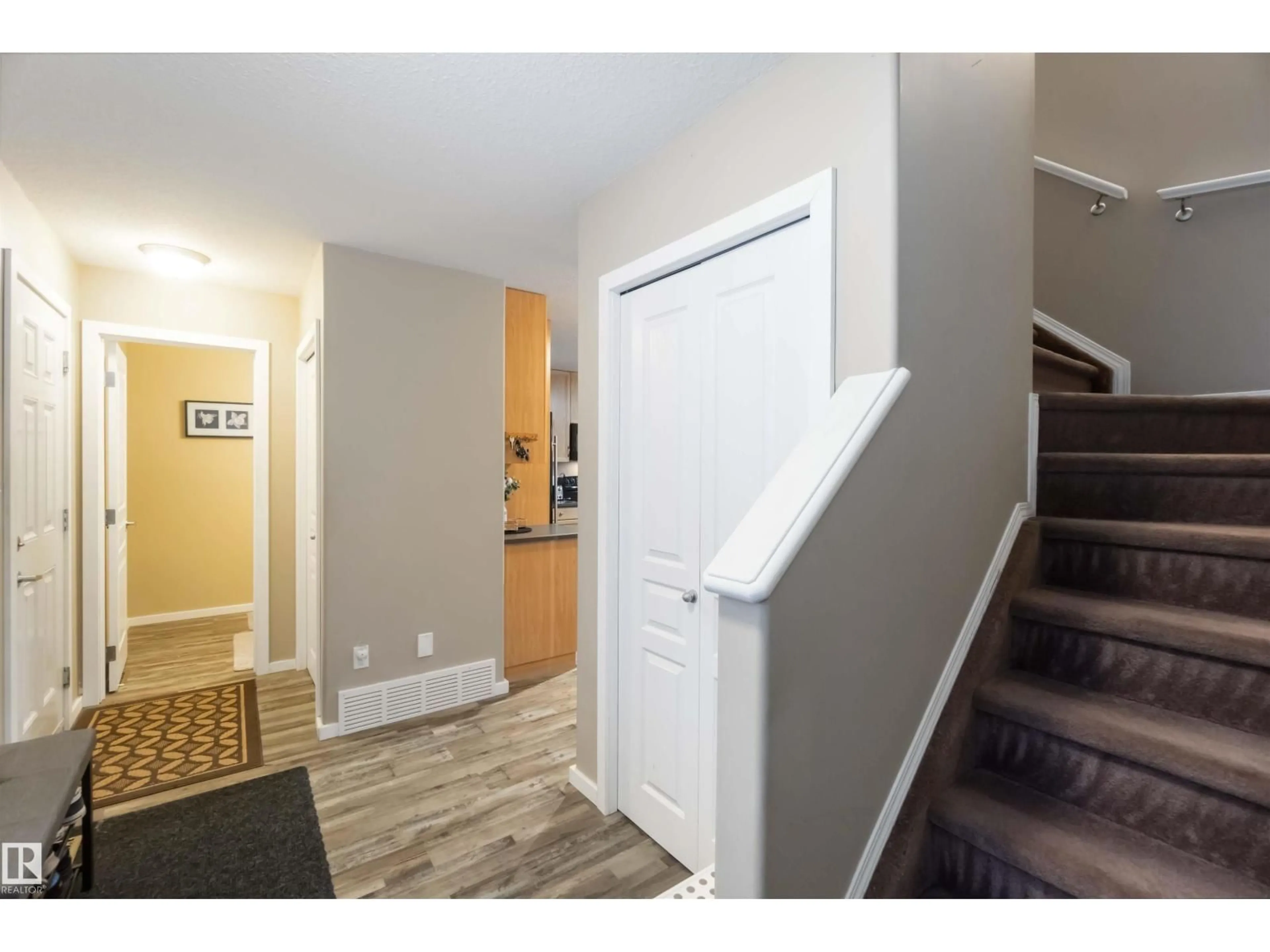 Indoor entryway for 109 RUE MAGNAN, Beaumont Alberta T4X0A4