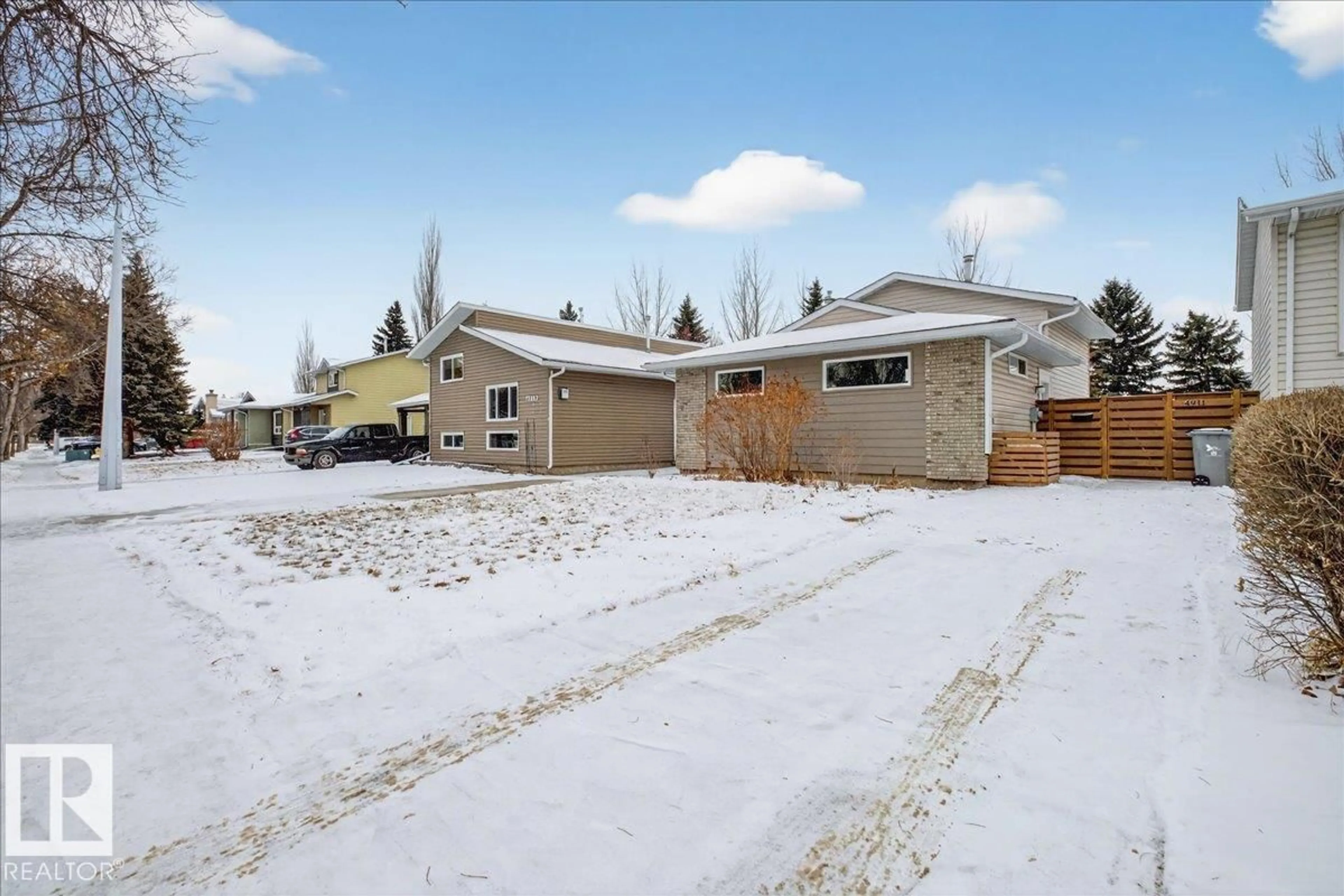 A pic from outside/outdoor area/front of a property/back of a property/a pic from drone, street for 4911 43 AV, Beaumont Alberta T4X1E8