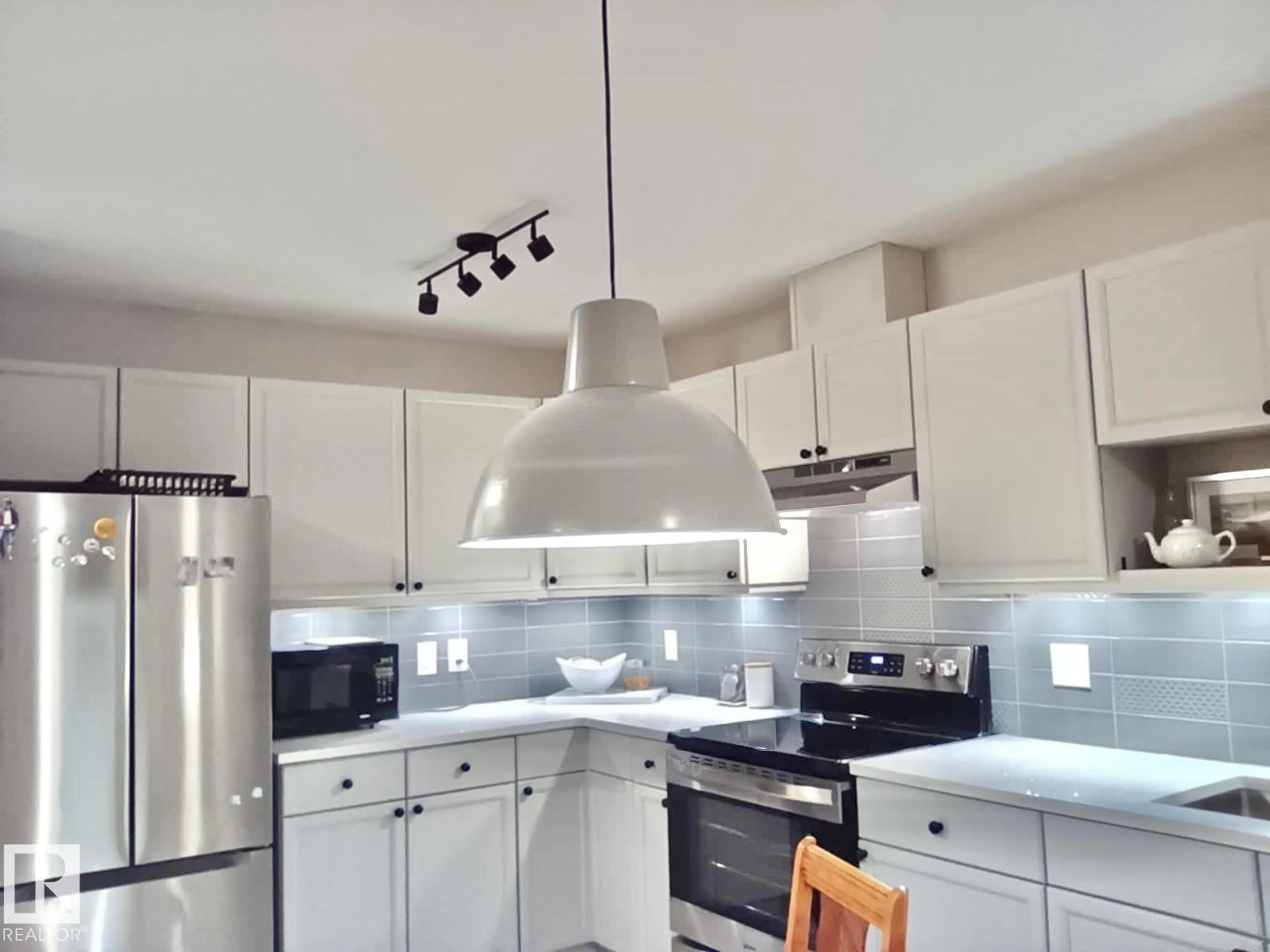 Standard kitchen, unknown for 592 - 135 HOOKE RD, Edmonton Alberta T5A5H2