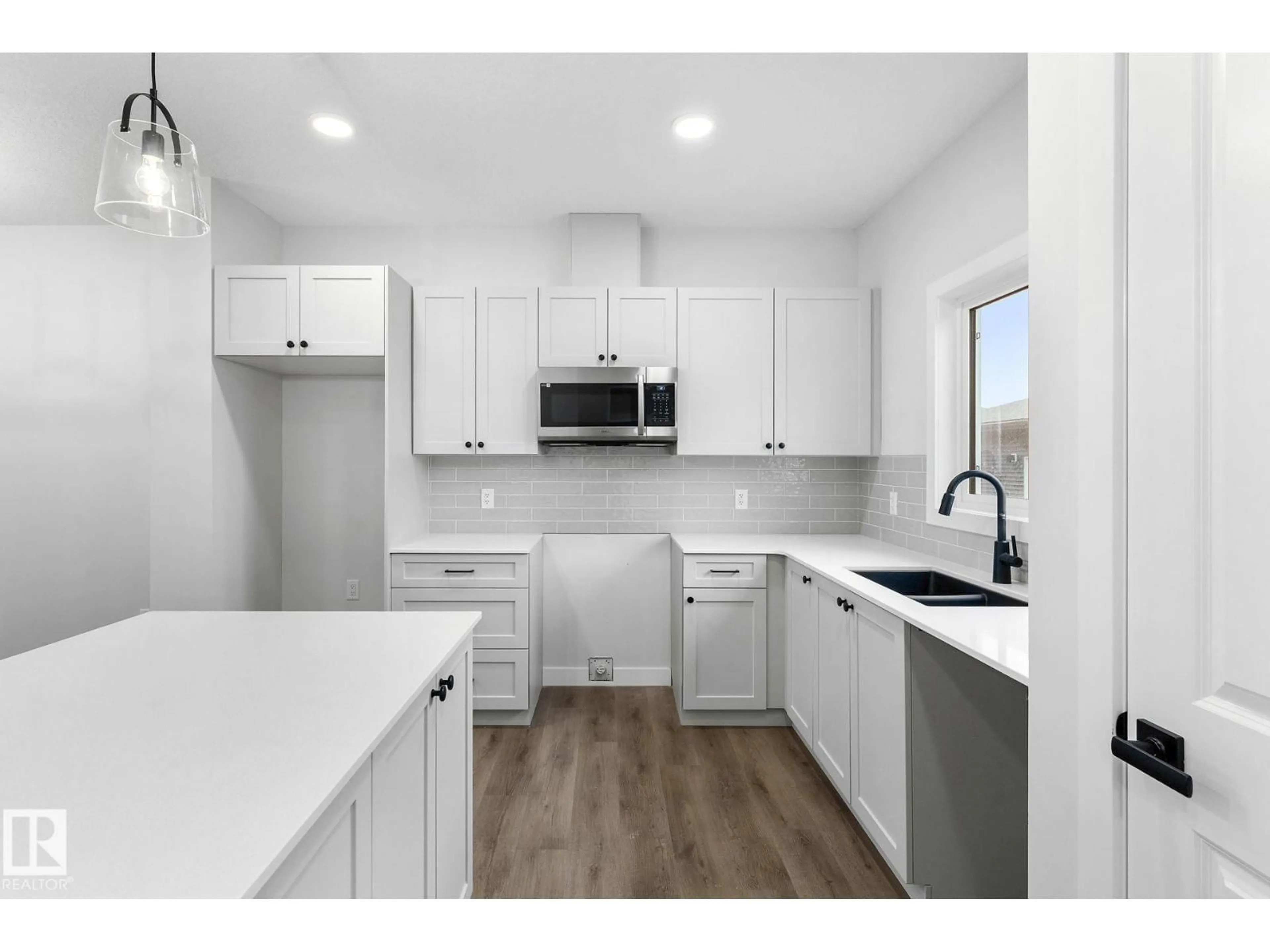 Open concept kitchen, unknown for 11 SERENO LN, Fort Saskatchewan Alberta T8L0Z9