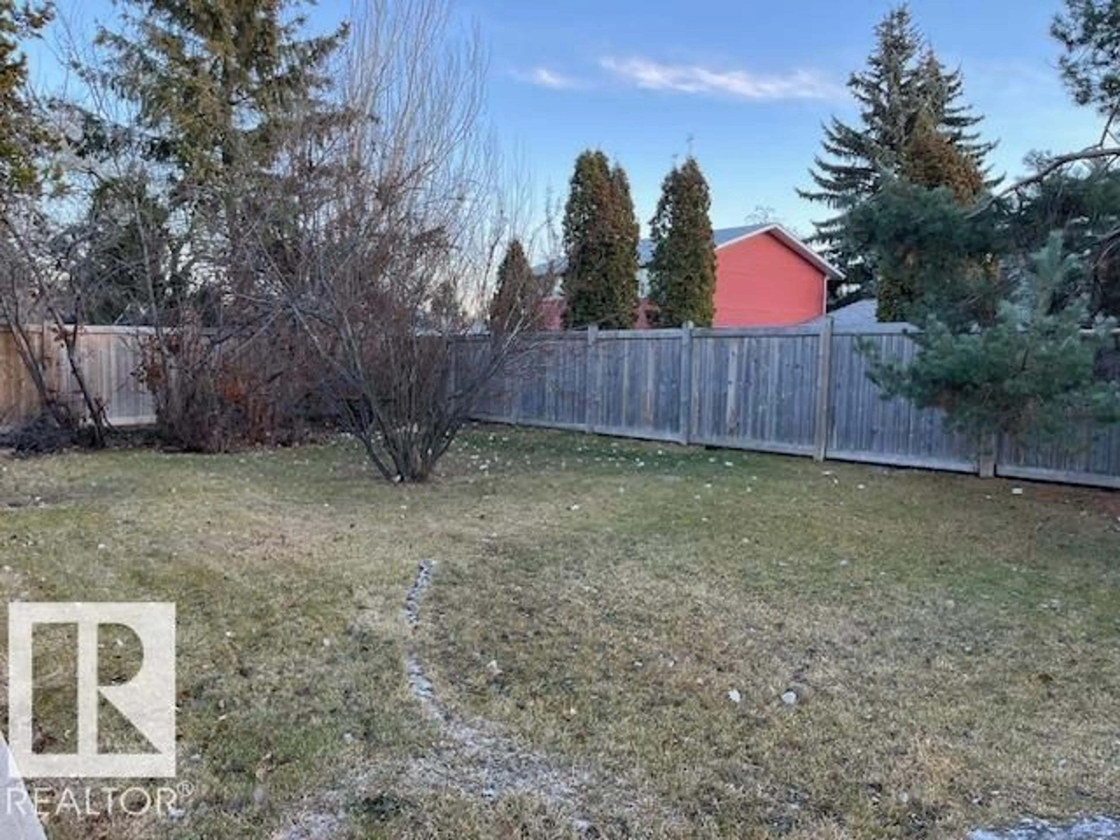 A pic from outside/outdoor area/front of a property/back of a property/a pic from drone, unknown for 10427 28 AV, Edmonton Alberta T6J4A2