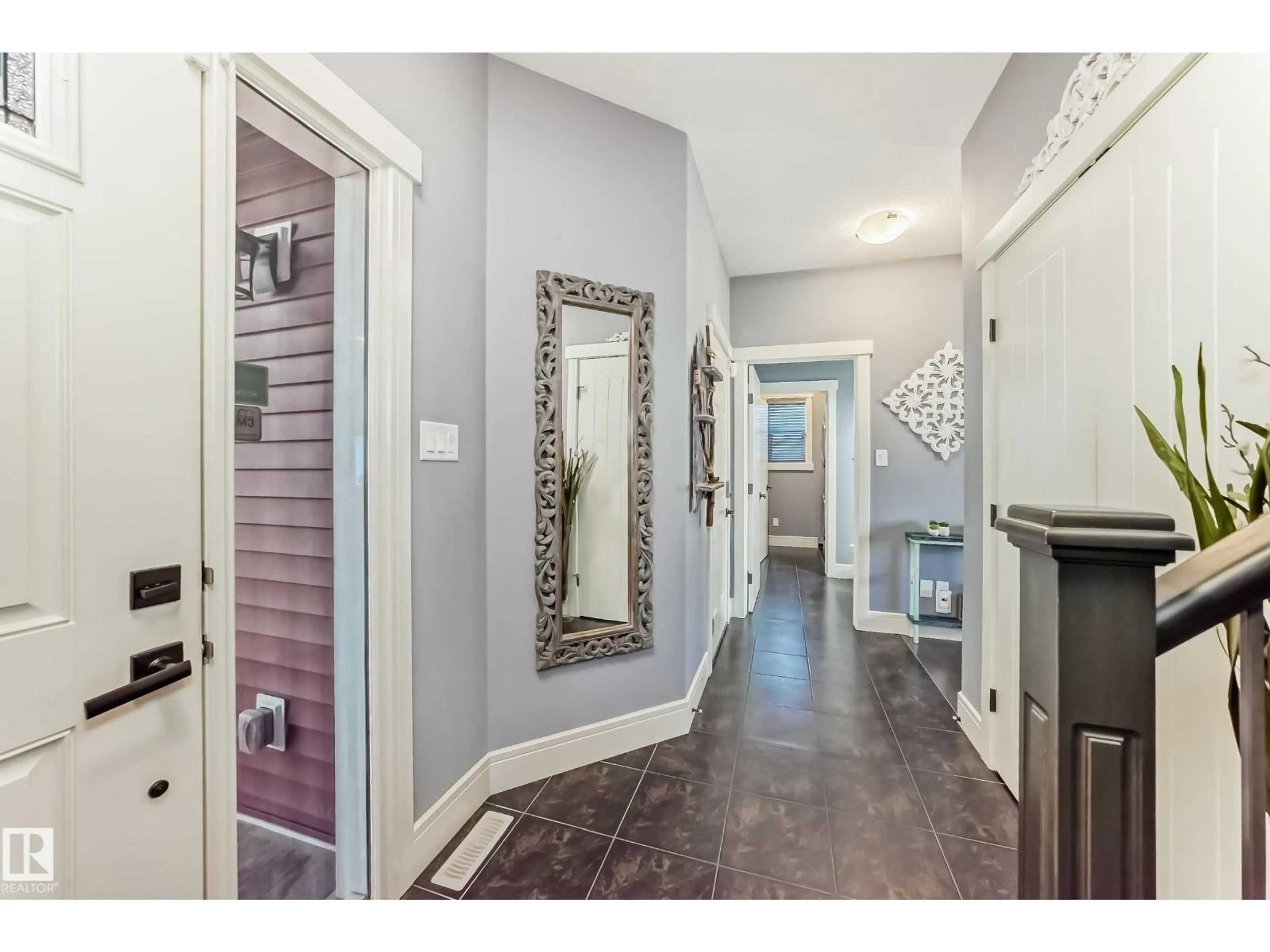 Indoor entryway for 3411 8 ST, Edmonton Alberta T6T1A3