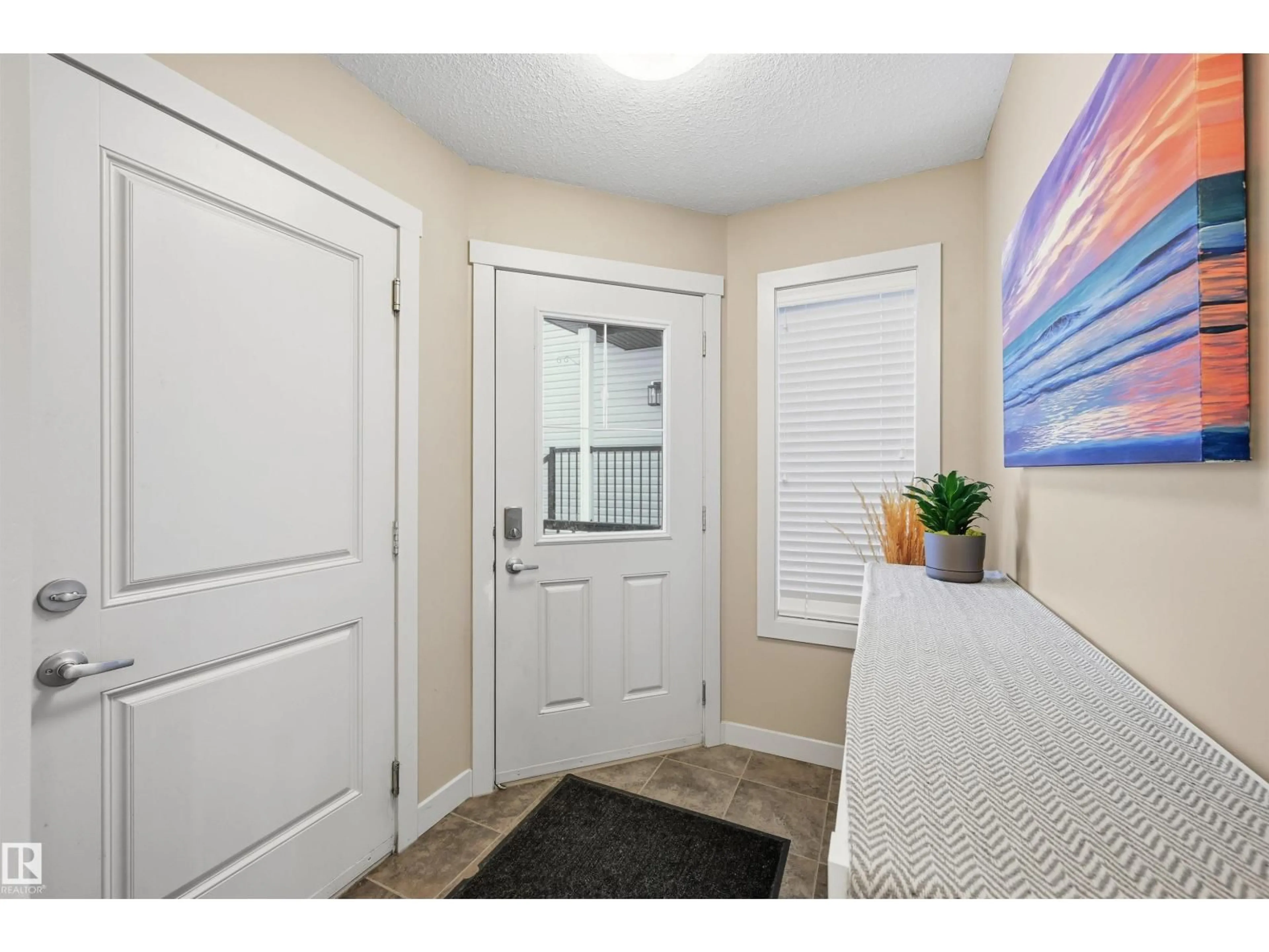 Indoor entryway for 140 AXBRIDGE GA, Sherwood Park Alberta T8H0V8