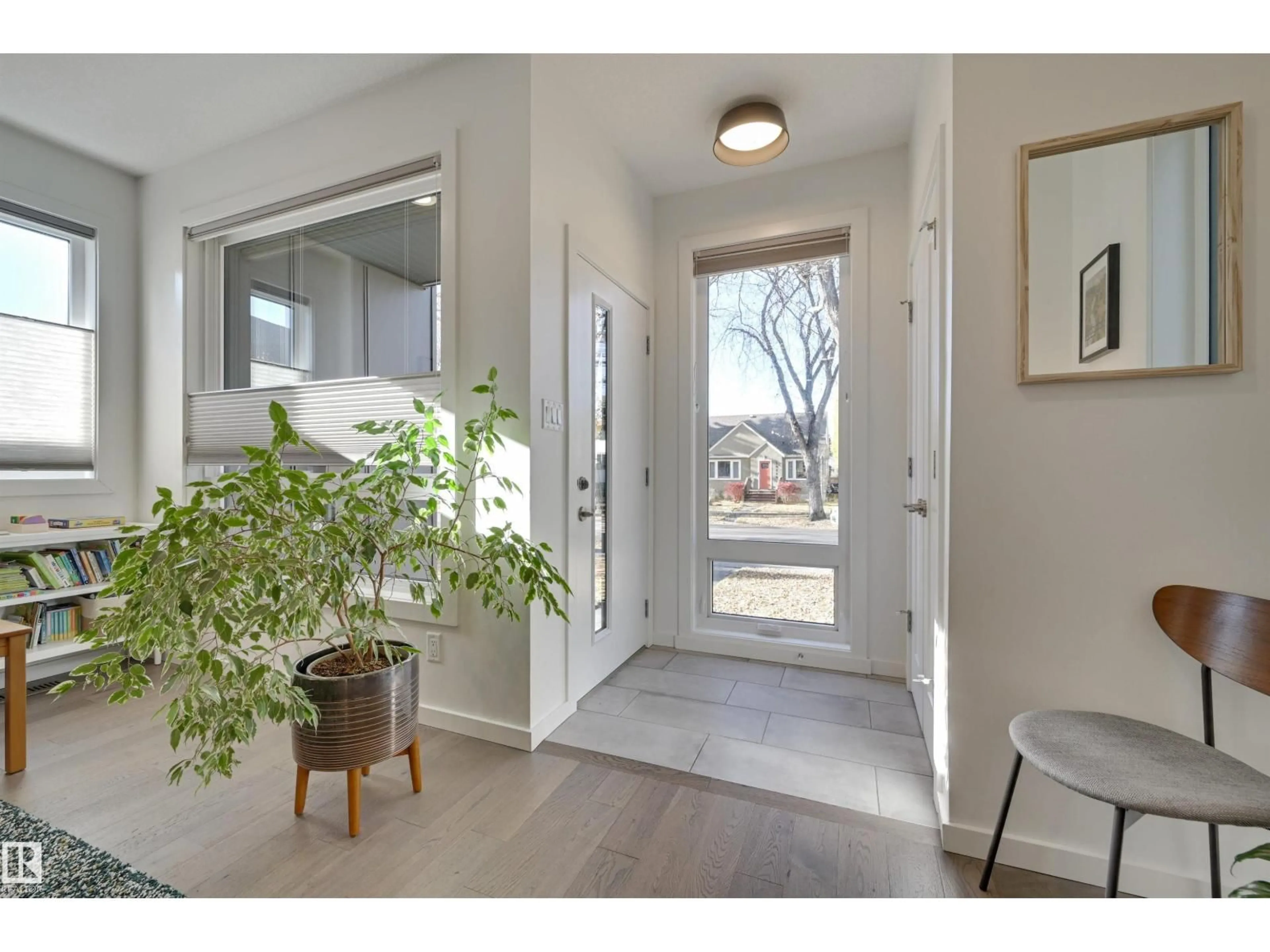 Indoor entryway for NW - 10411 144 ST, Edmonton Alberta T5N2V5