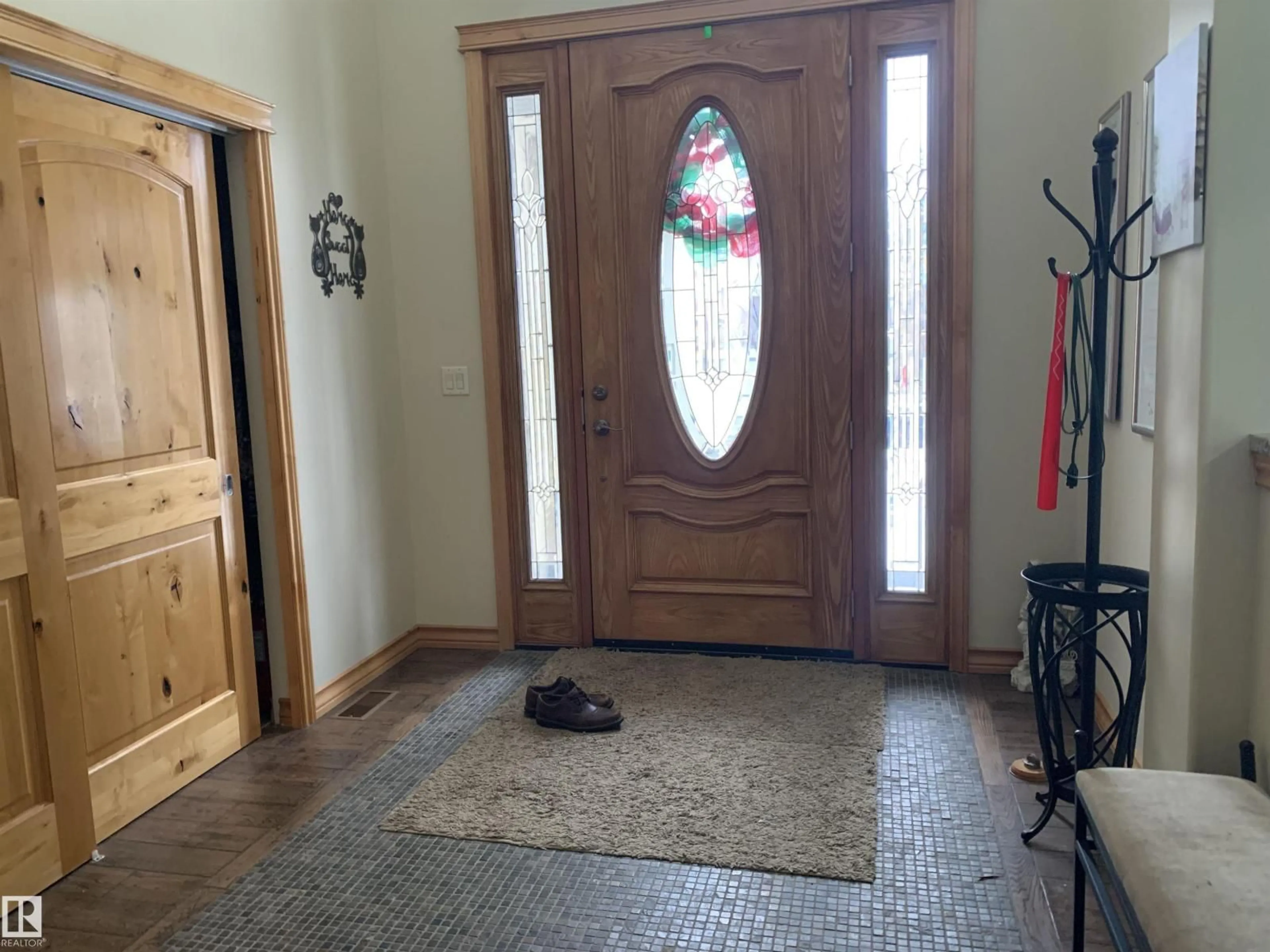 Indoor entryway for 57 LONGVIEW DR, Spruce Grove Alberta T7X4R7