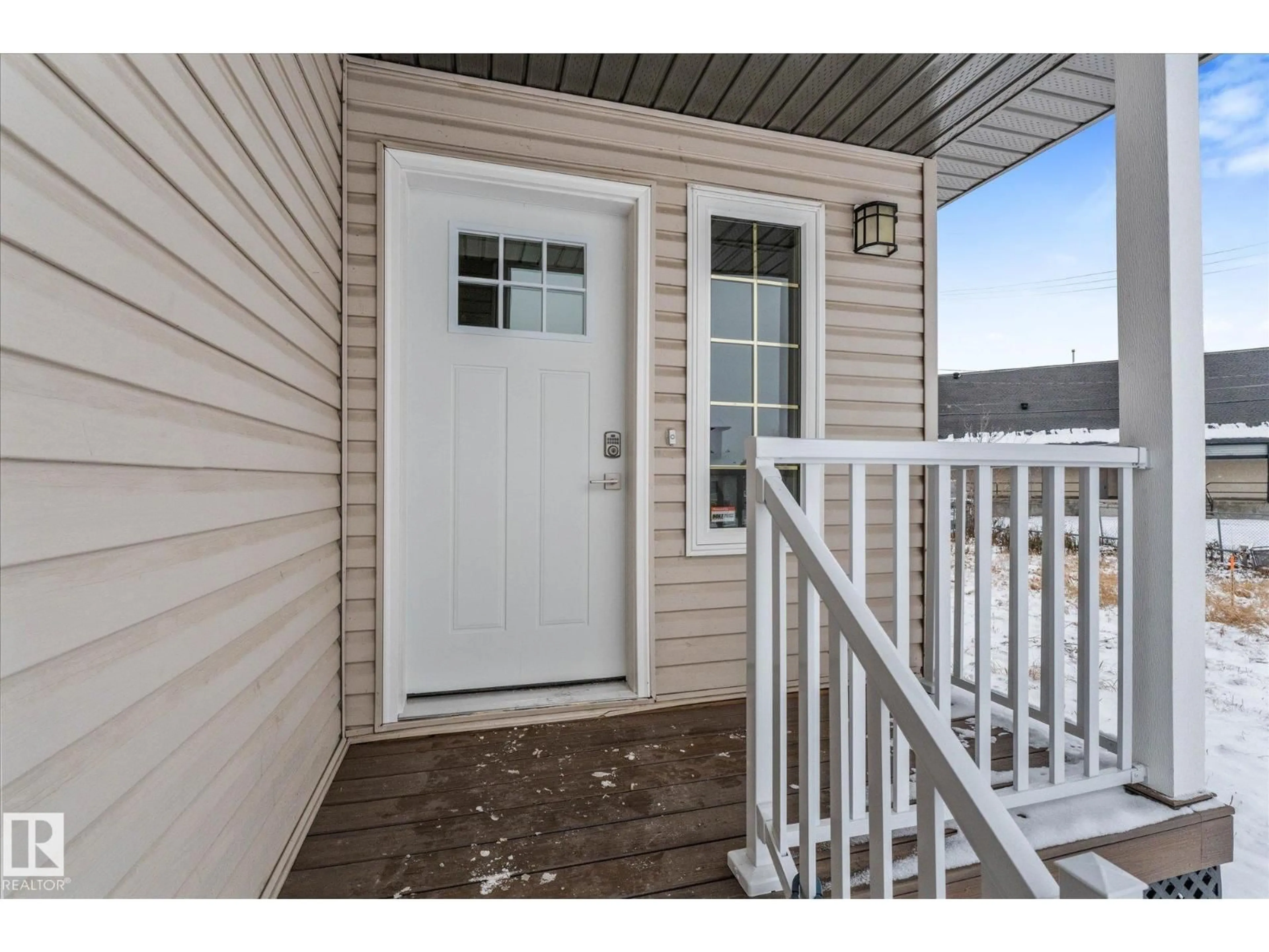 Indoor entryway for 5104 47 ST, Stony Plain Alberta T7Z2W5