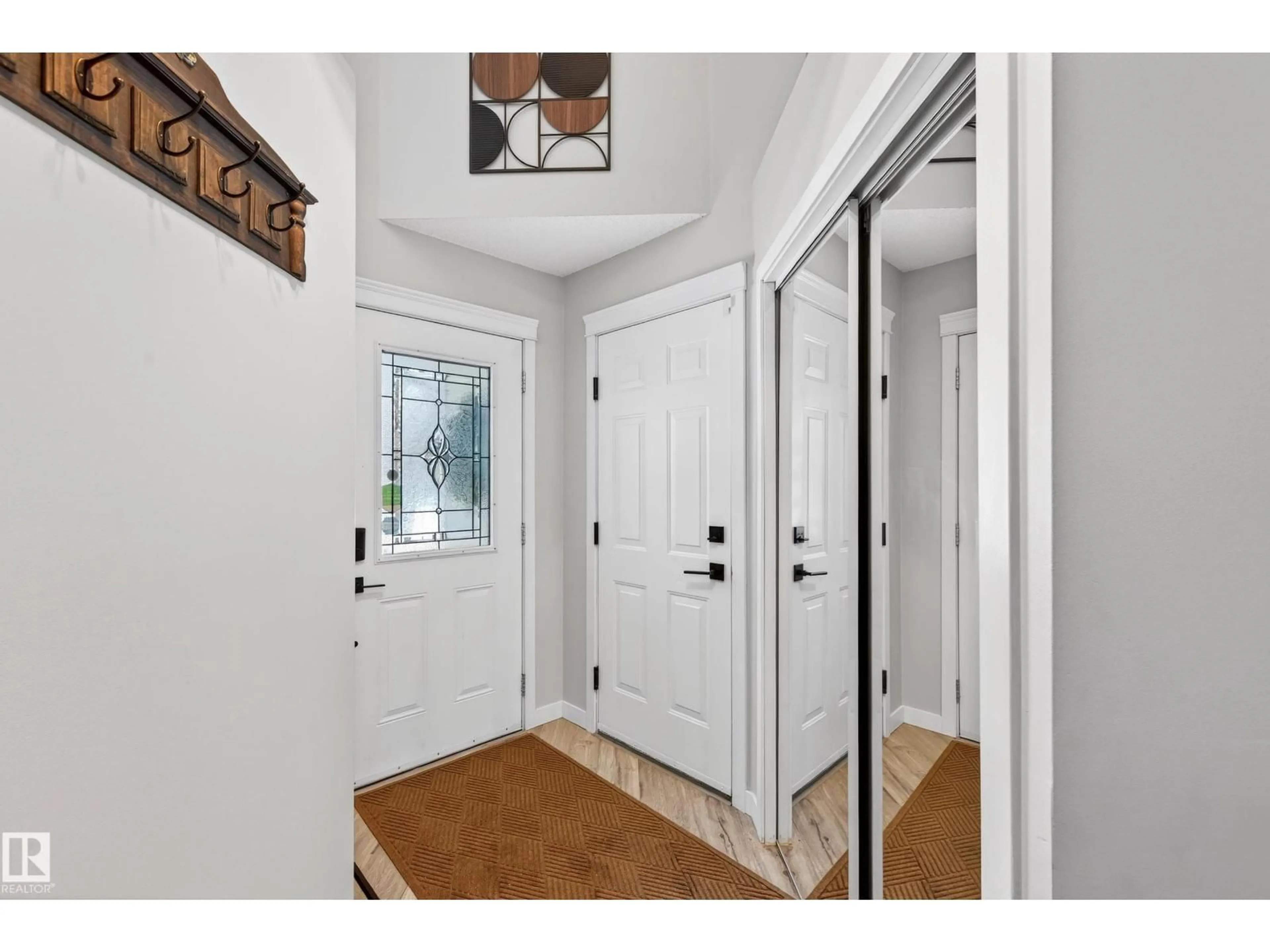 Indoor entryway for 1 HUNTER PL, St. Albert Alberta T8N5W6