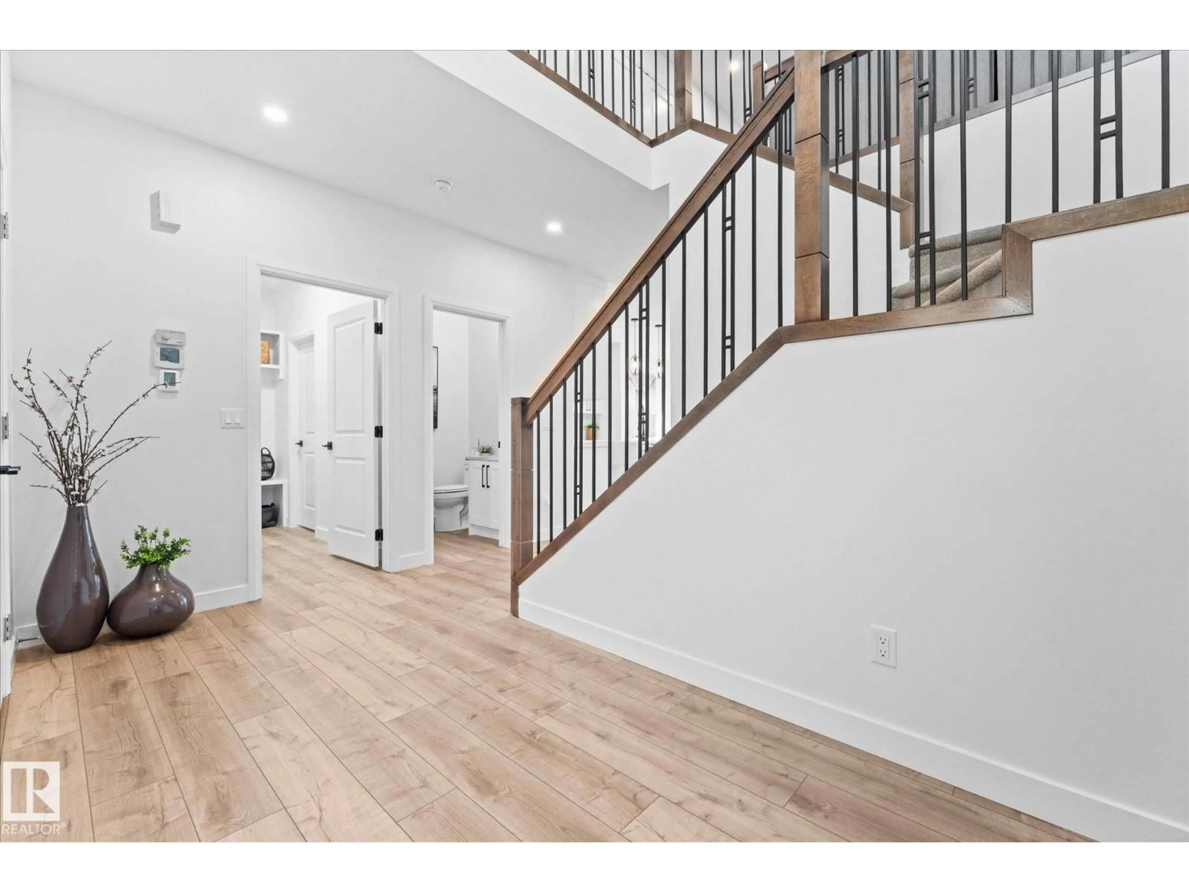 Indoor entryway for 153 WESTBROOK WD, Fort Saskatchewan Alberta T8L0L7