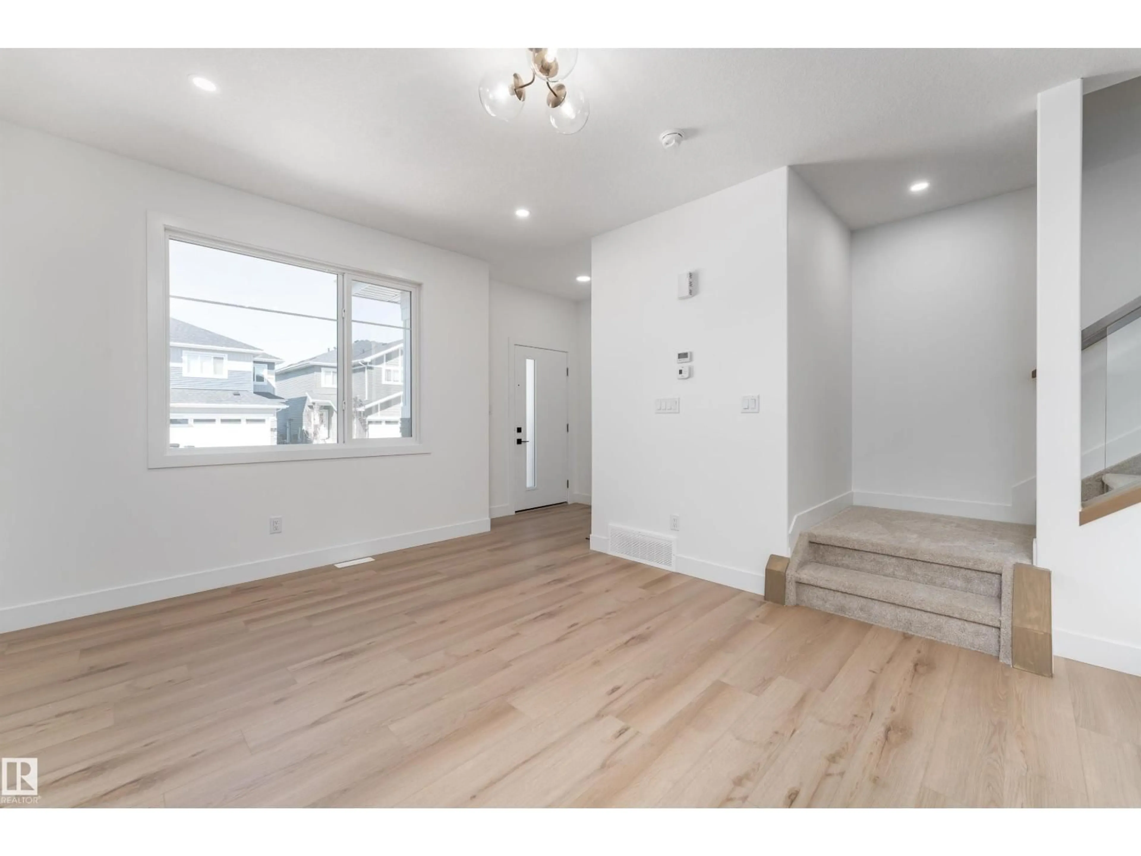 Indoor entryway for 3117 MAGPIE WY, Edmonton Alberta T5S0V3